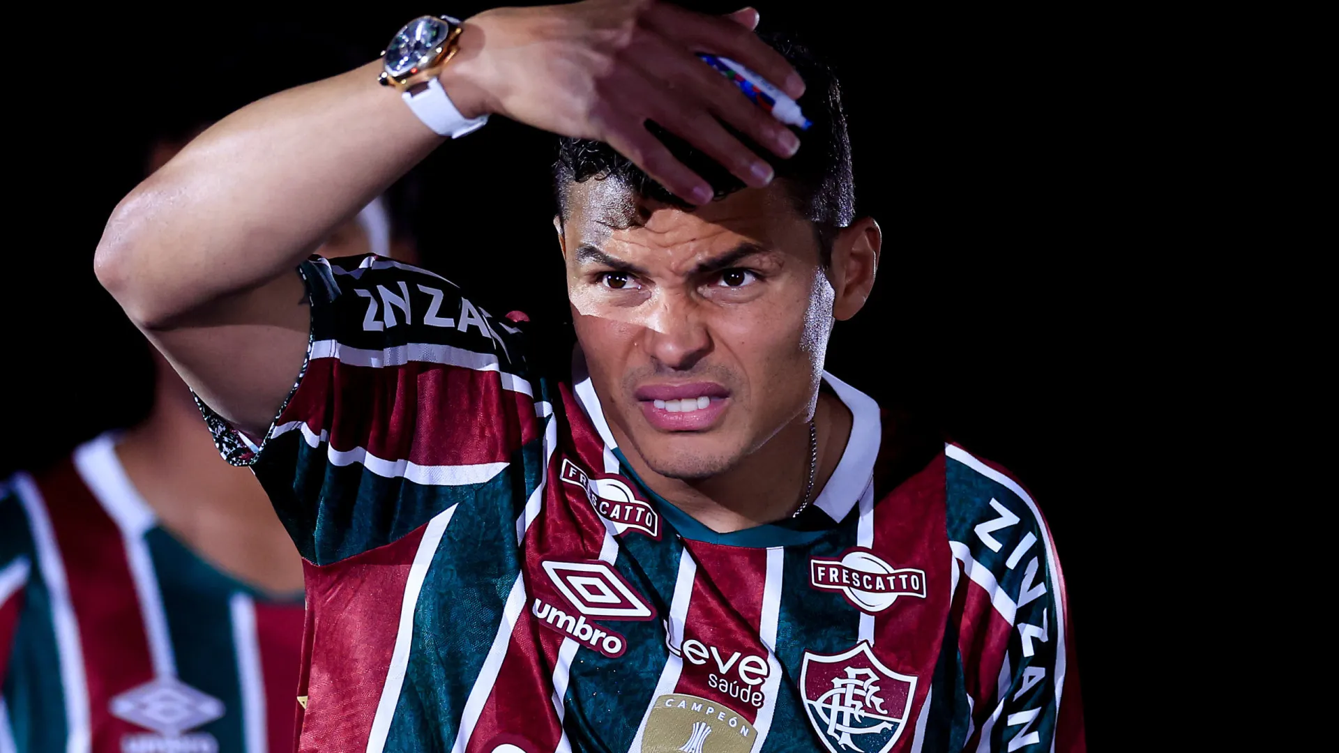 Thiago Silva sofre lesão e desfalca Fluminense por pelo menos um mês - img