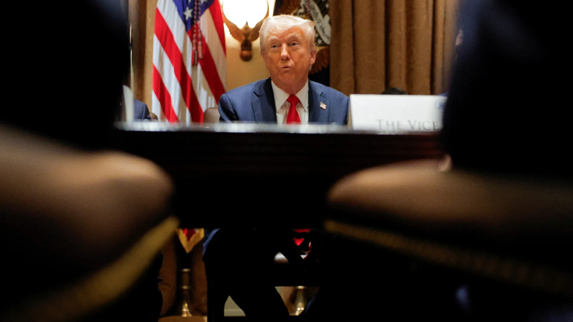 Trump: se UE não remover tarifa de 50% a uísque, vamos tarifar bebidas alcoólicas da UE em 200% - img
