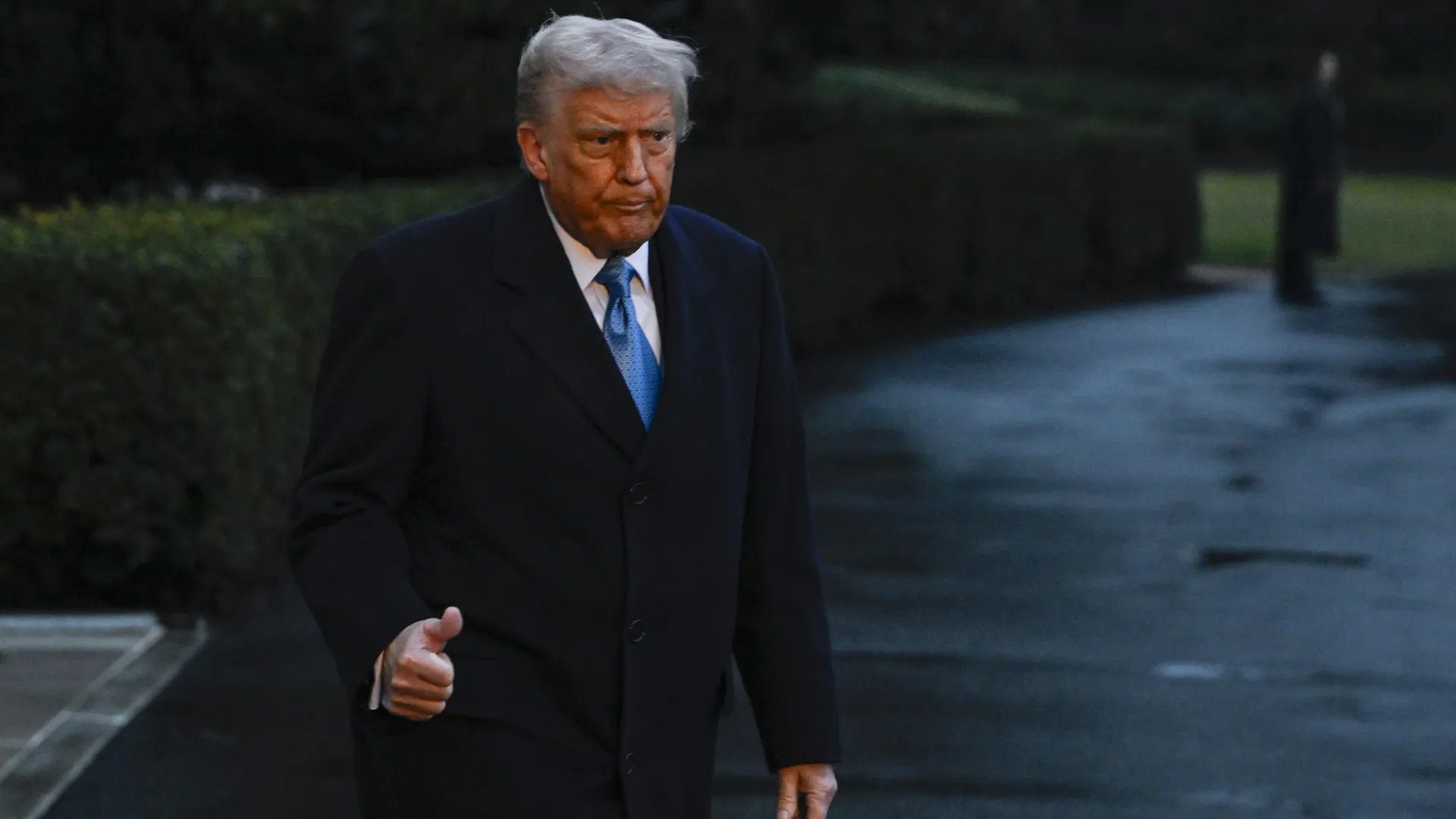 Trump impõe taxas de importação a produtos do Canadá, México e China - img