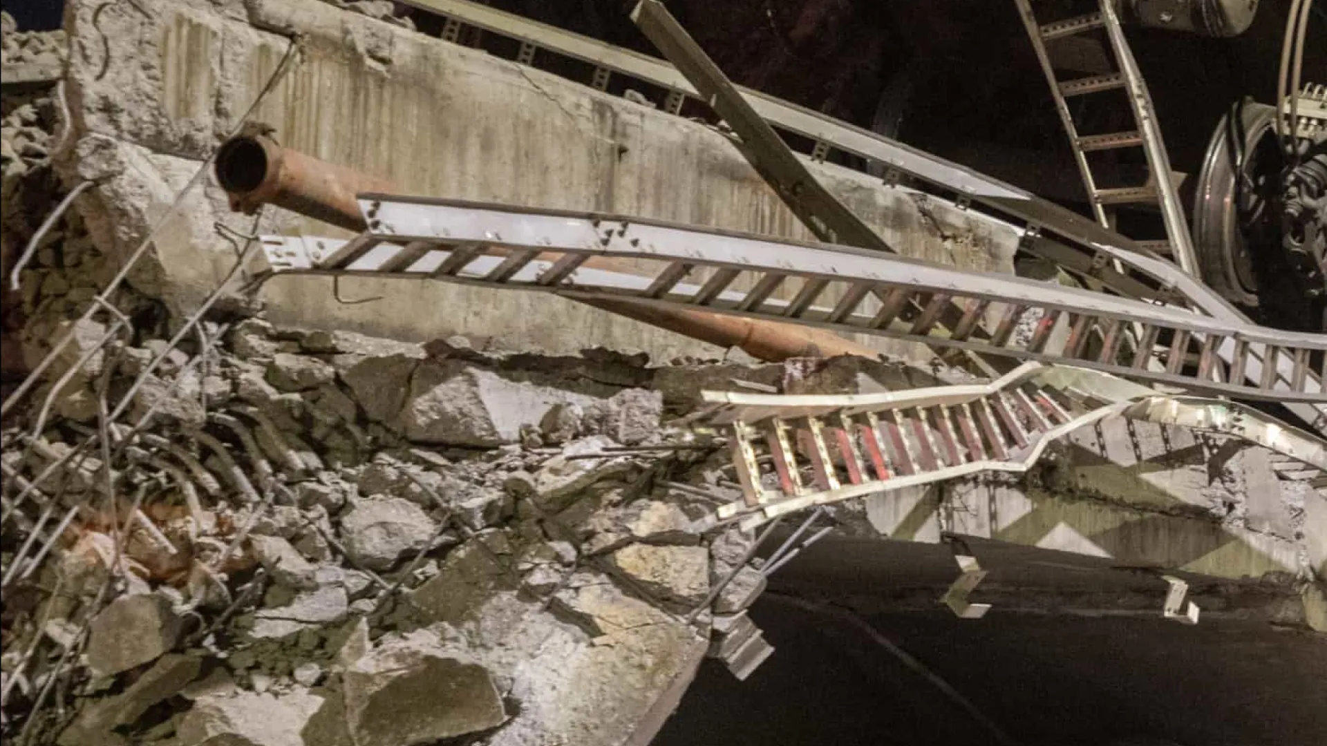 Uma pessoa morre e cinco ficam feridas em desabamento de teto de igreja em Salvador - img