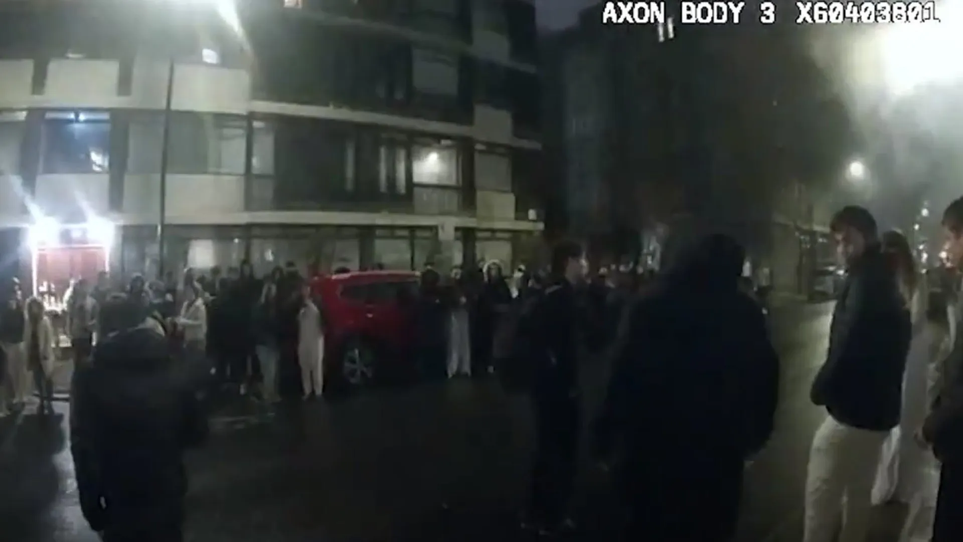 Vinte pessoas são resgatadas após fogo em hostel de 5 andares em Londres - img