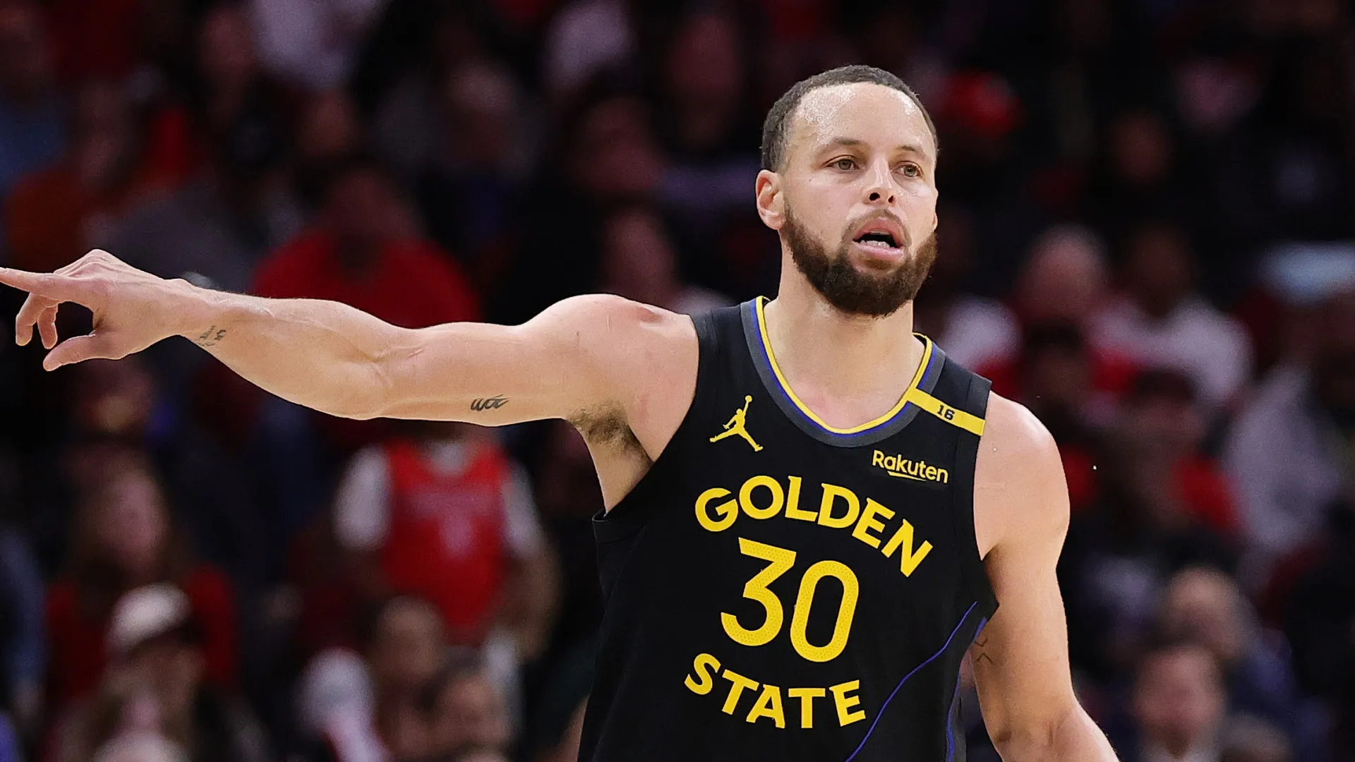 Warriors vence Rockets com show de Curry e segue na briga no Oeste - img