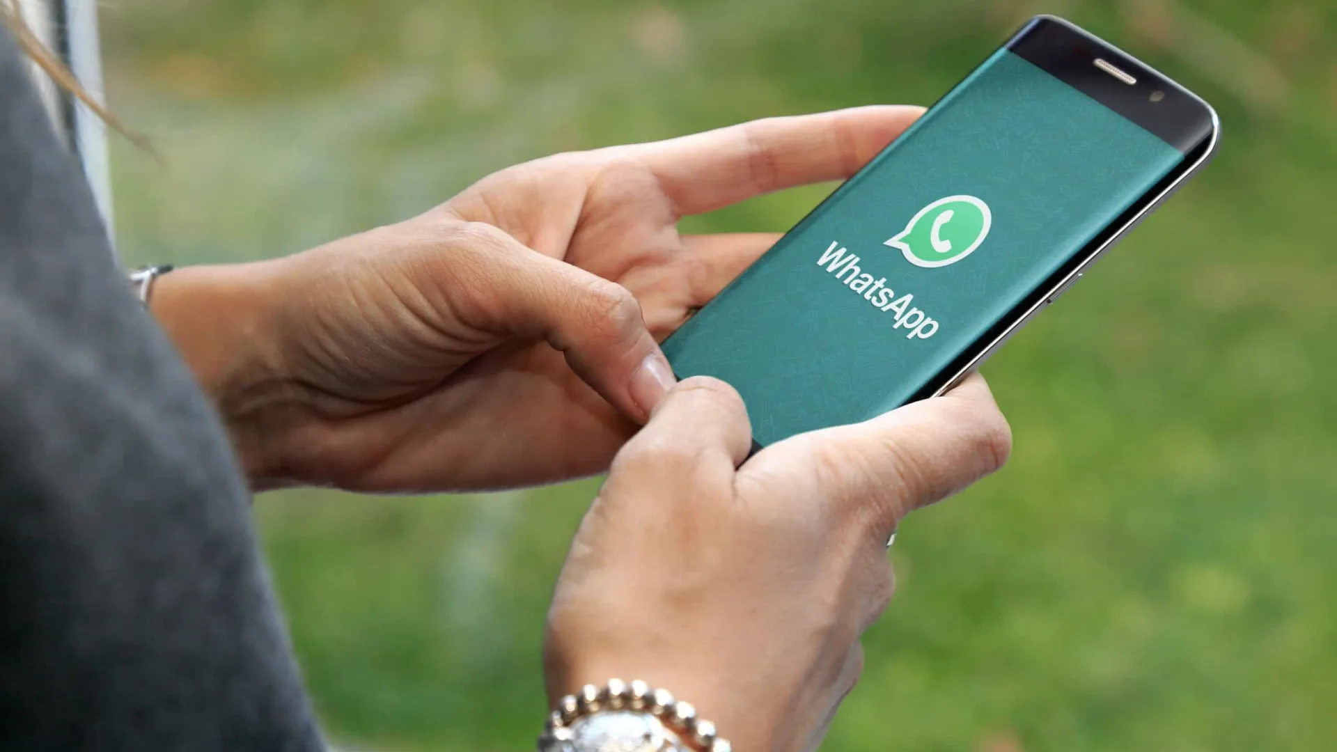 WhatsApp testa nova função para personalizar fundos e cores das conversas - img