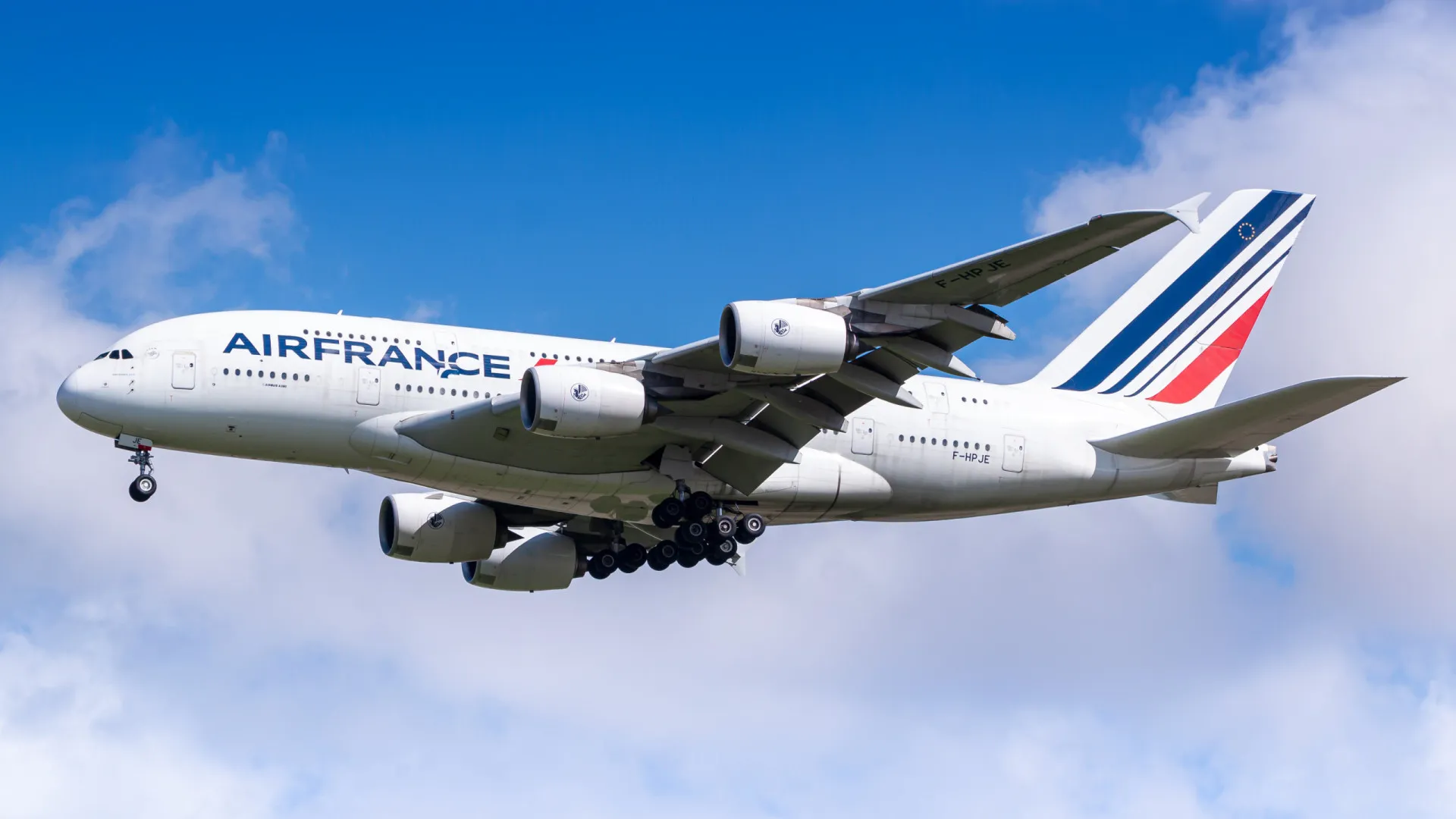Avião da Air France volta a Paris após passageiro perder o celular - img