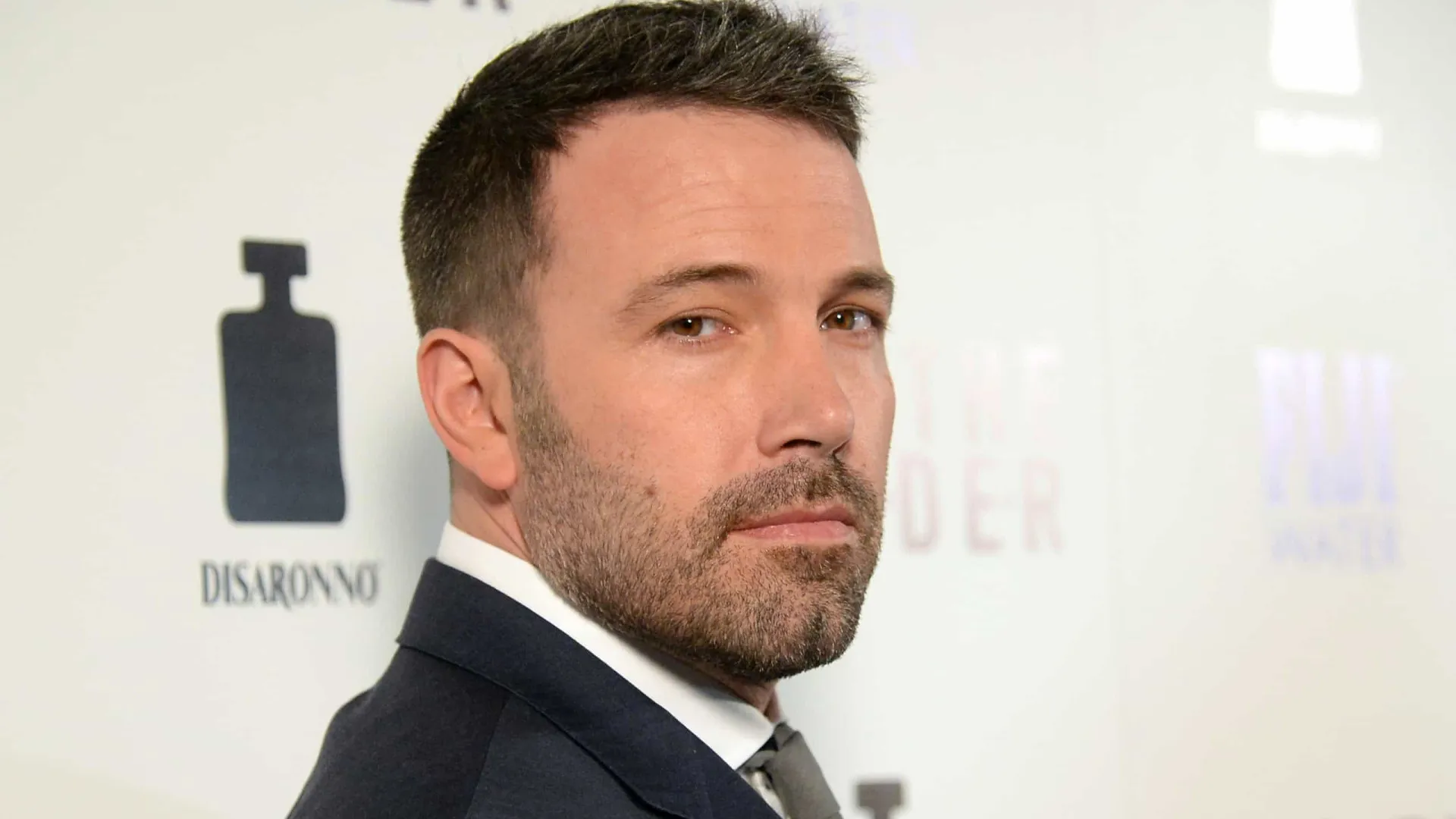 Ben Affleck classifica como 'sofrida' a experiência de interpretar Batman em um dos filmes da franquia - img