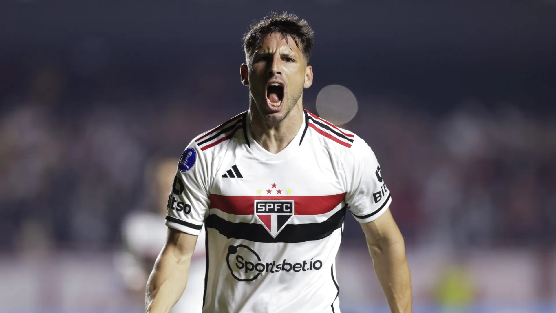 Calleri volta a campo após lidar com sobrecarga e tranquiliza no São Paulo - img