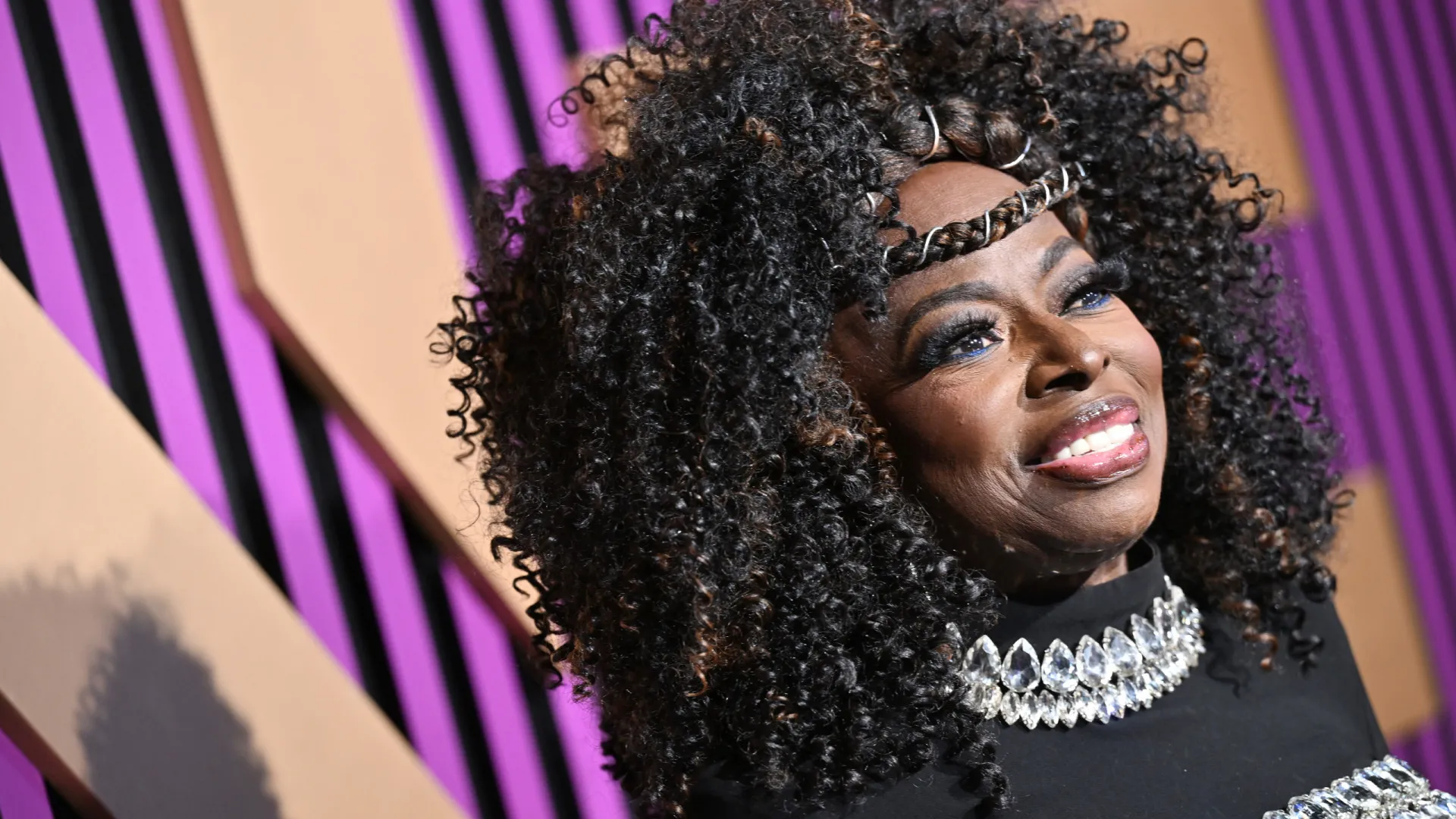Cantora Angie Stone morre aos 63 anos em acidente de carro nos EUA - img