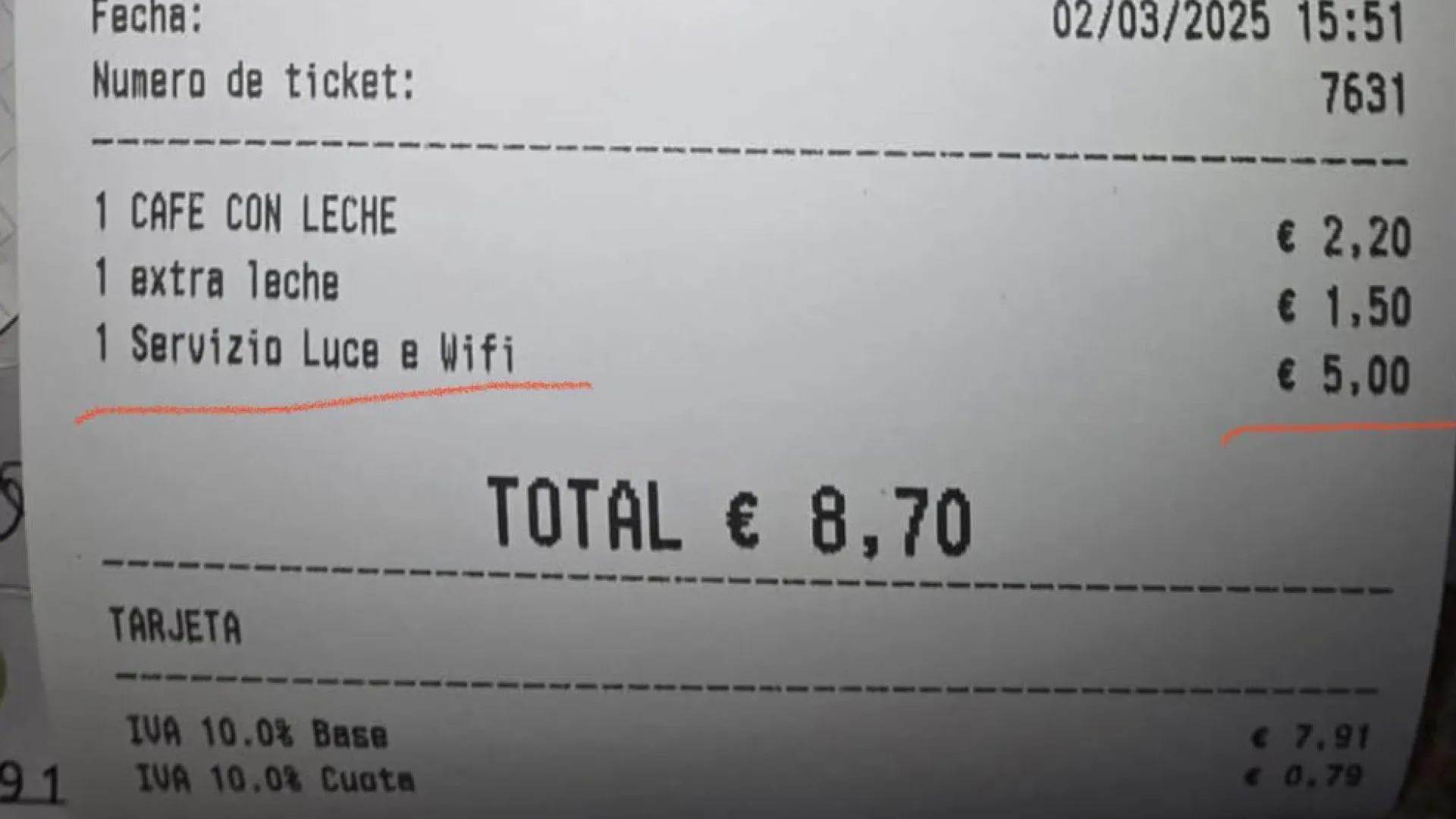 Cliente denuncia bar que lhe cobrou luz e wi-fi após pedir um café - img