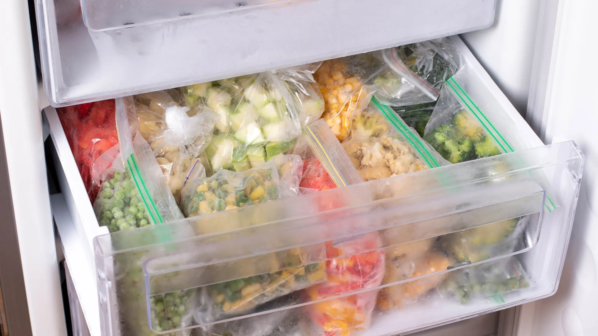 Como congelar alimentos corretamente para preservar sabor e qualidade - img