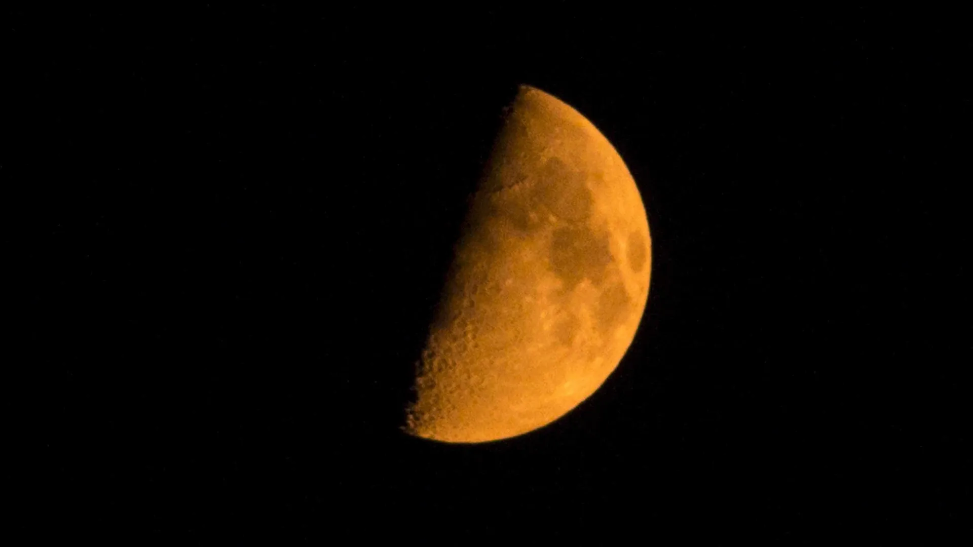 Eclipse total da Lua será visível no Brasil na madrugada desta sexta - img