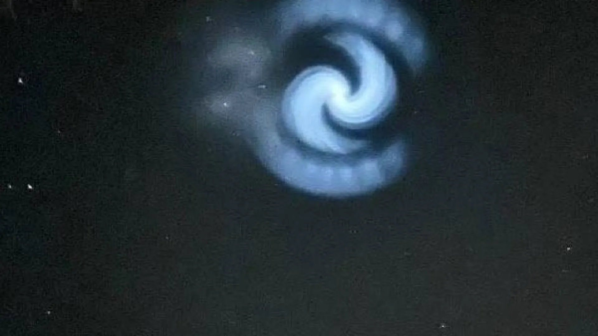 Fenômeno misterioso no céu intriga europeus e é associado à SpaceX - img