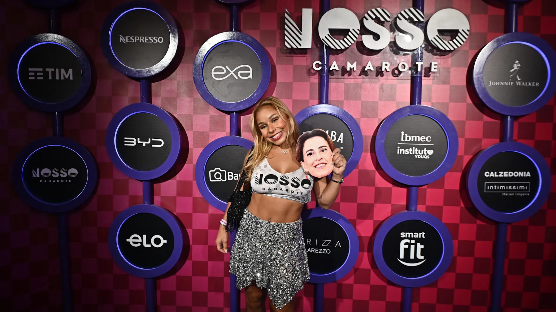 Flavia Saraiva nega clima de romance com ator global - img