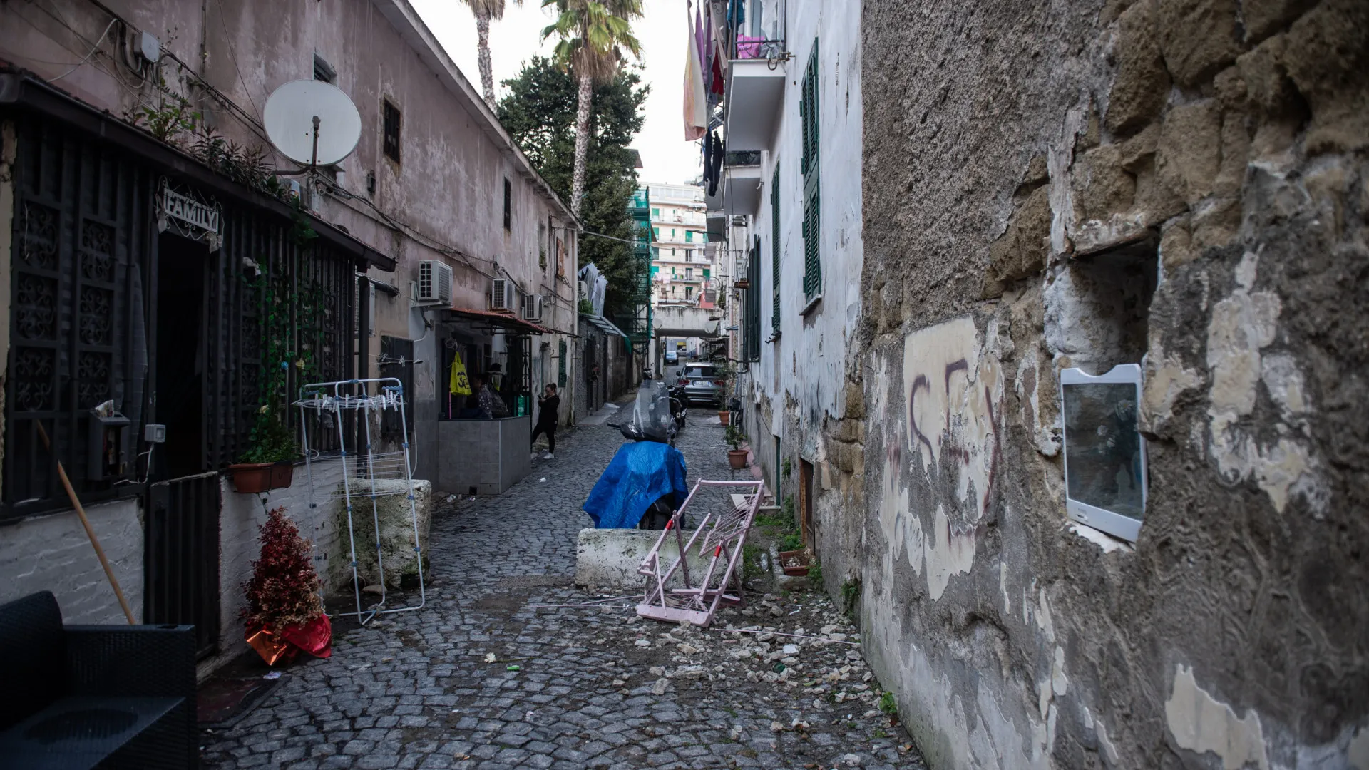 Fotos mostram os danos causados pelo terremoto em Nápoles nesta quinta - img