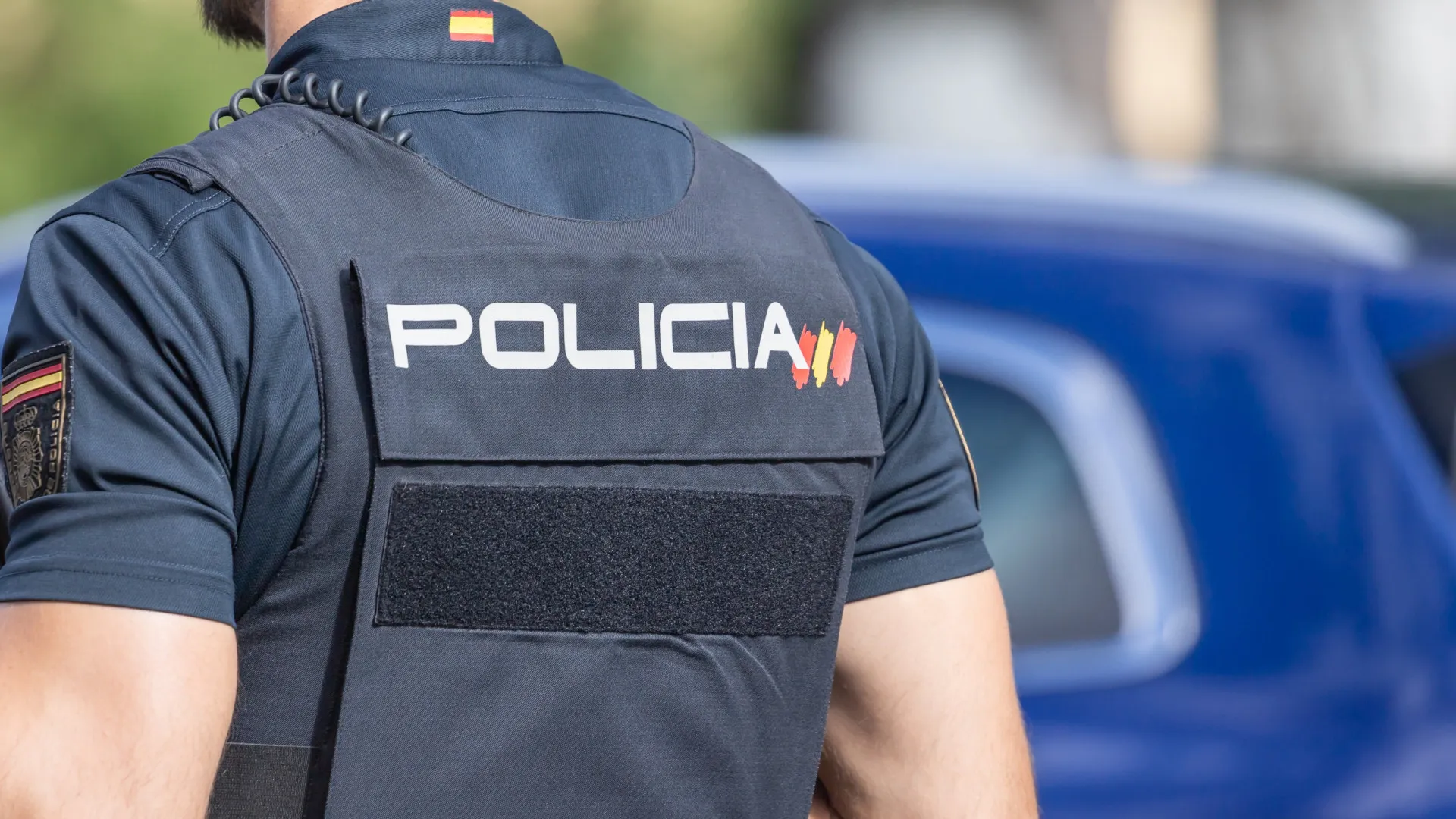 Homem morre sozinho em casa e é comido pelo cão durante 15 dias - img