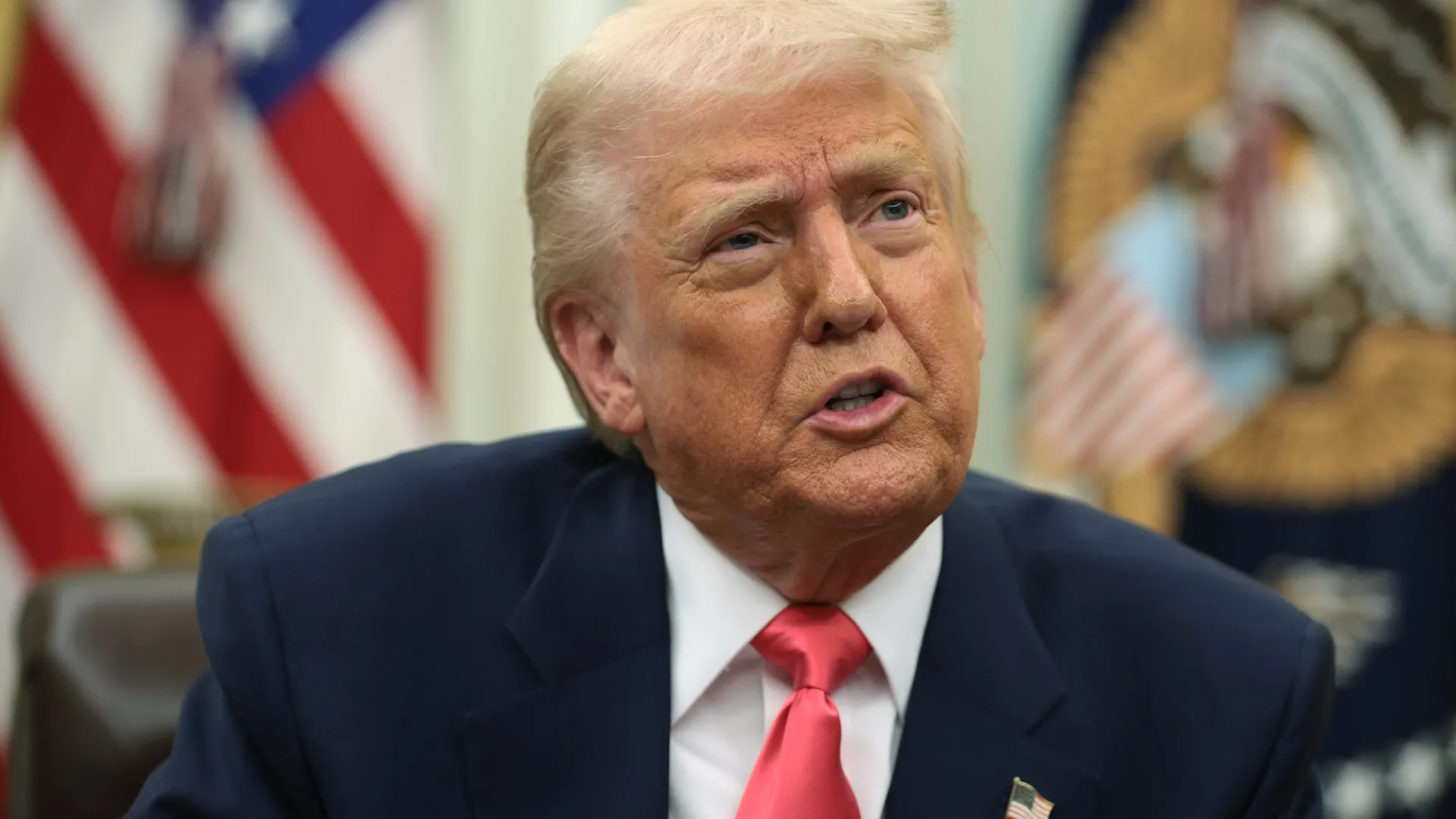 Trump eleva para 125% a tarifa contra a China - img