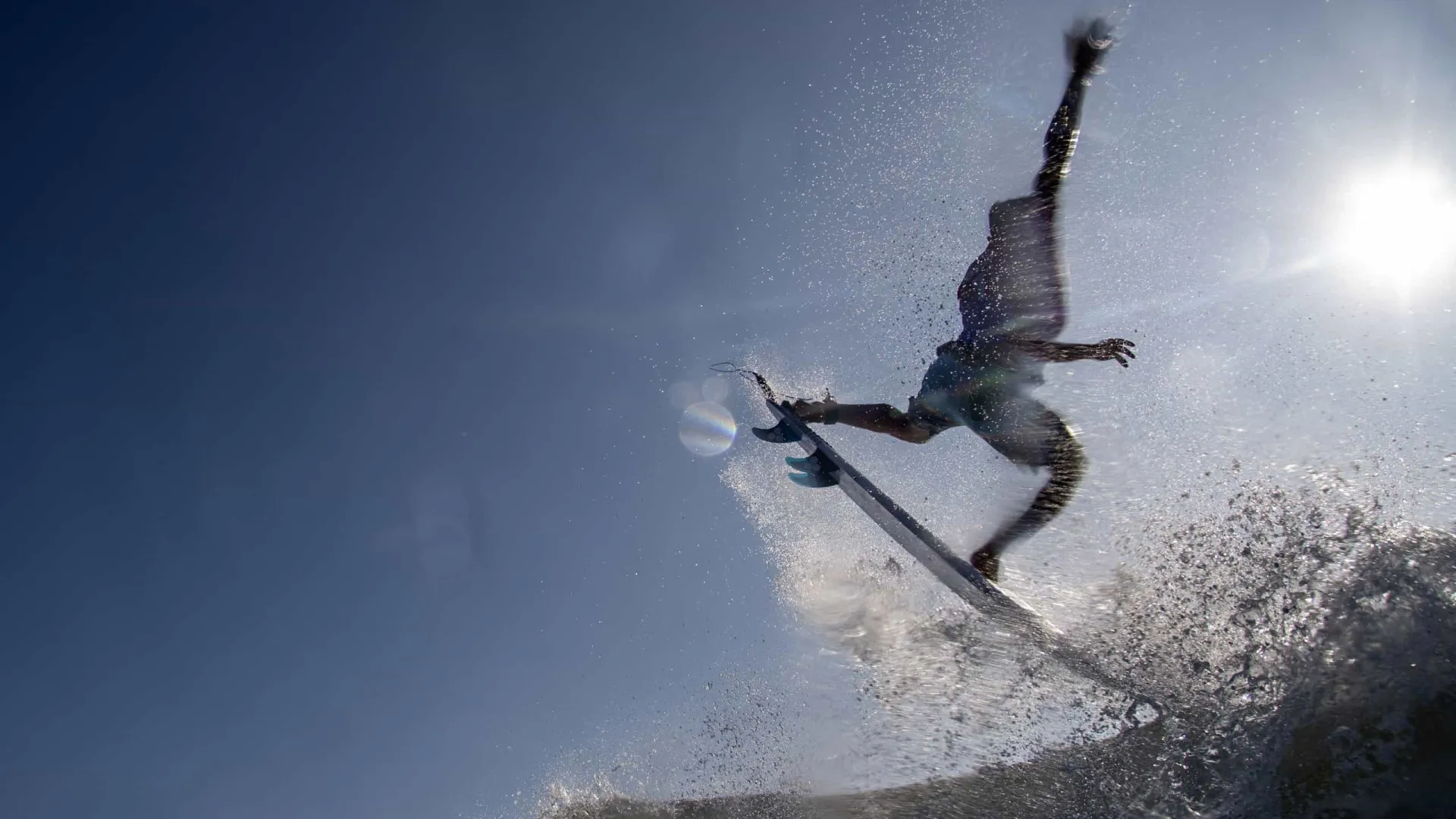 Italo começa 2025 'voando' e já está garantido no Mundial de Surfe em 2026 - img