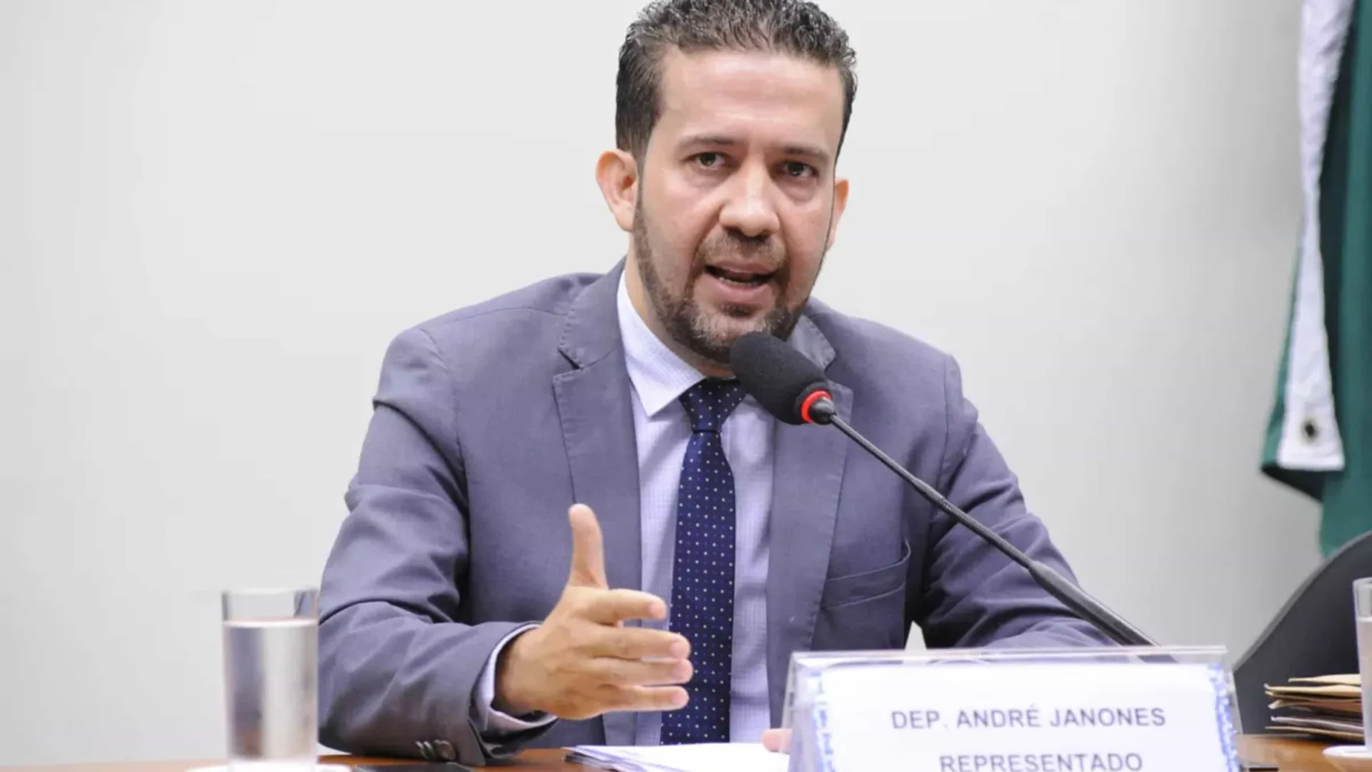 Janones firma acordo e pagará R$ 131 mil para encerrar investigação de 'rachadinha' - img