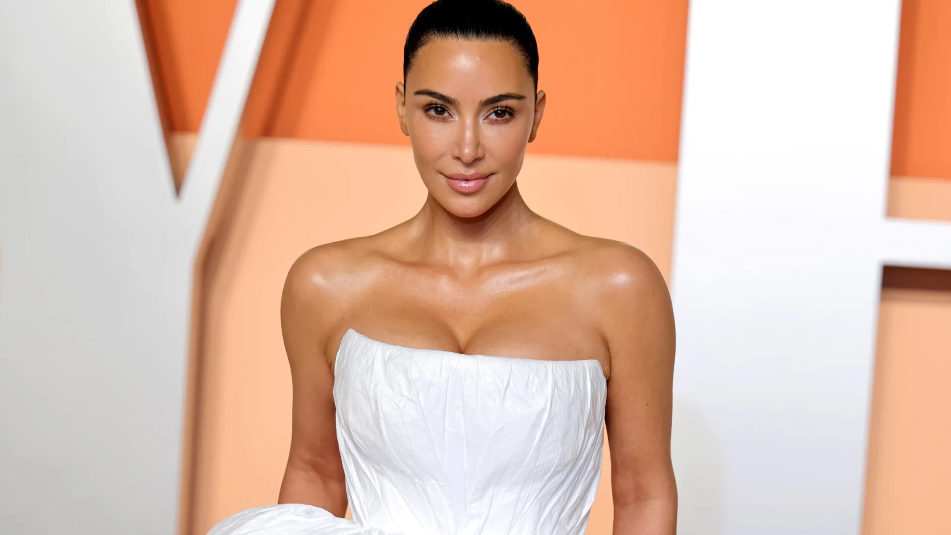 Kim Kardashian 'viaja' ao passado e compartilha fotografias de 1991; veja - img