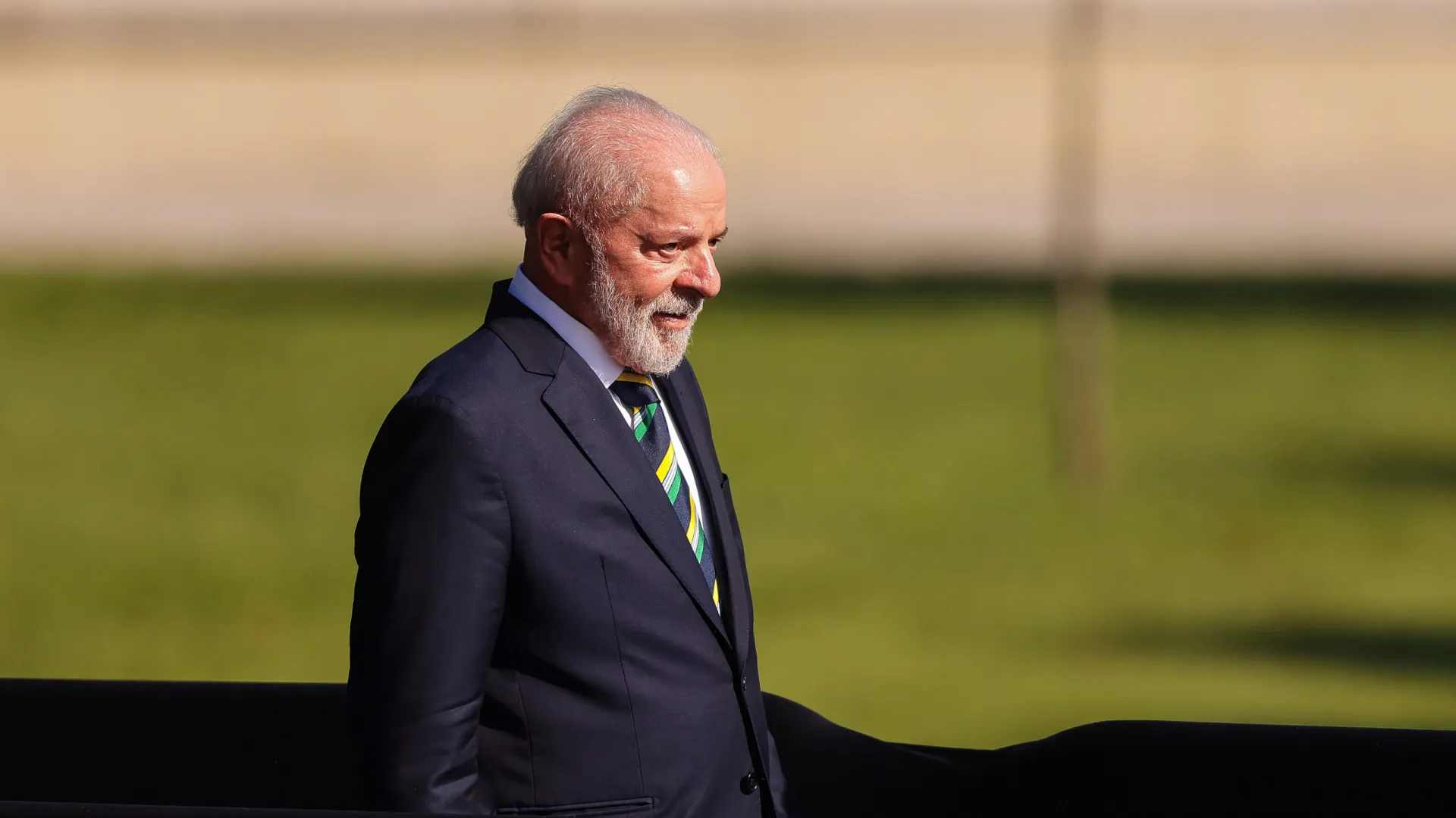 Lula deve embarcar na quinta-feira para funeral do papa com Janja, Motta, Alcolumbre e Barroso - img