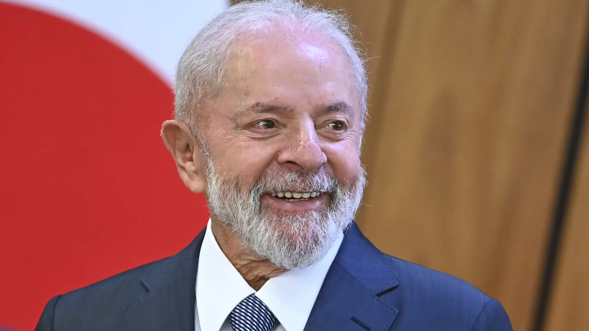 Em vez de chorar, caia na realidade, diz Lula sobre Bolsonaro virar réu no STF - img