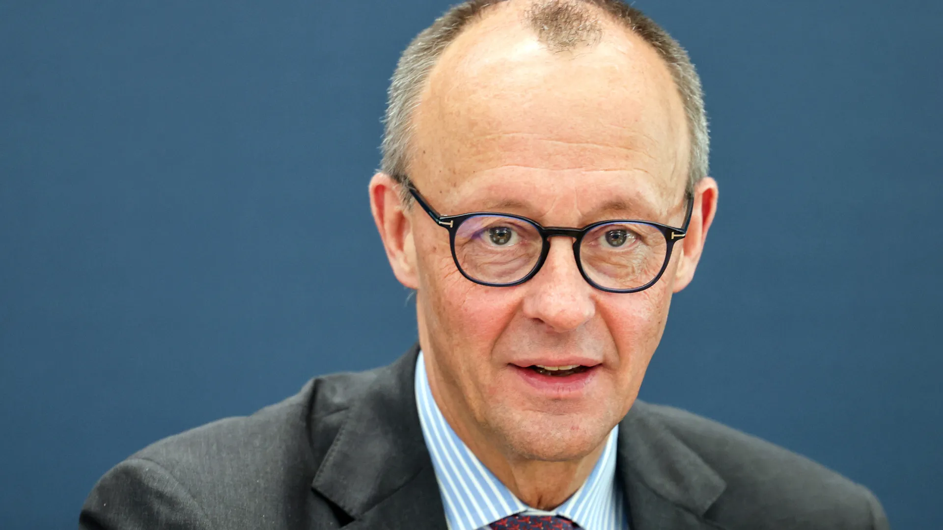 Merz avisa que Europa tem de fazer "mais" pela defesa após desvio de Trump - img