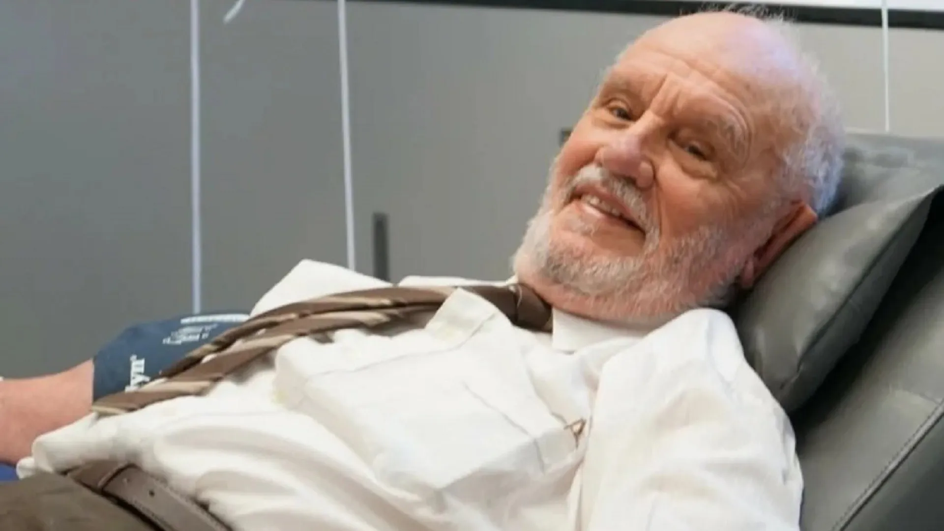 Morre aos 88 homem do 'sangue dourado', que salvou 2 milhões de bebês - img