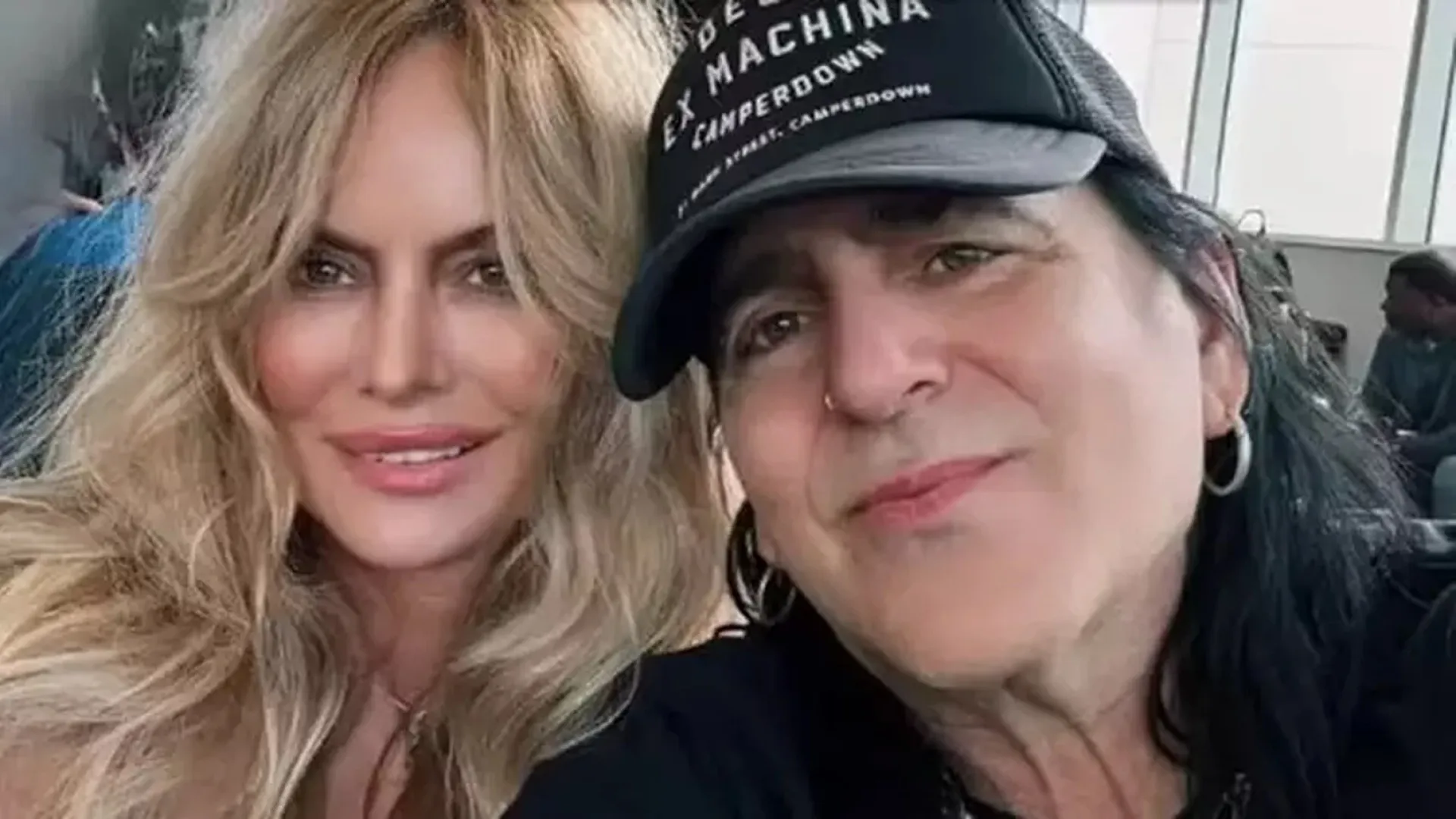Noiva de vocalista de banda de hard rock morre em cruzeiro após discussão - img