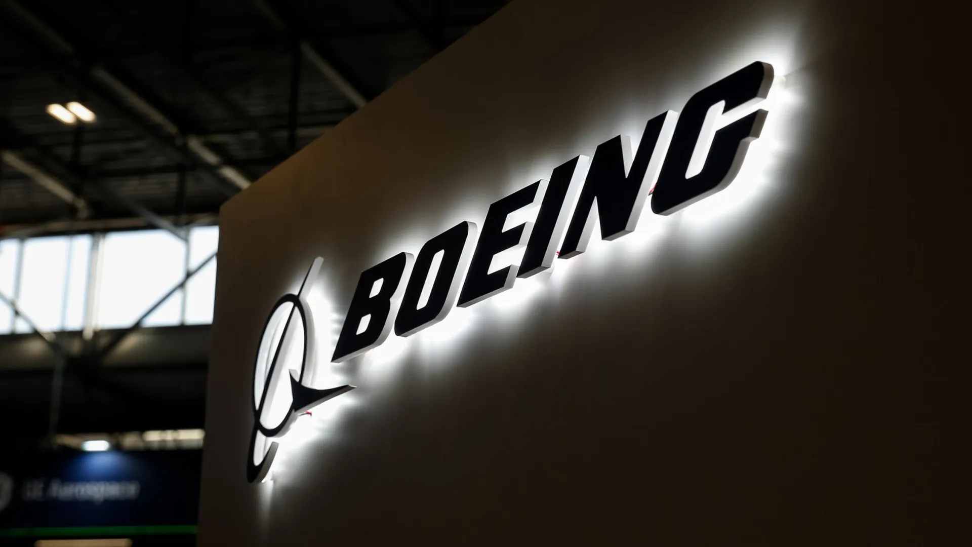 Boeing tem prejuízo menor que o esperado e supera em receita do 1º trimestre - img