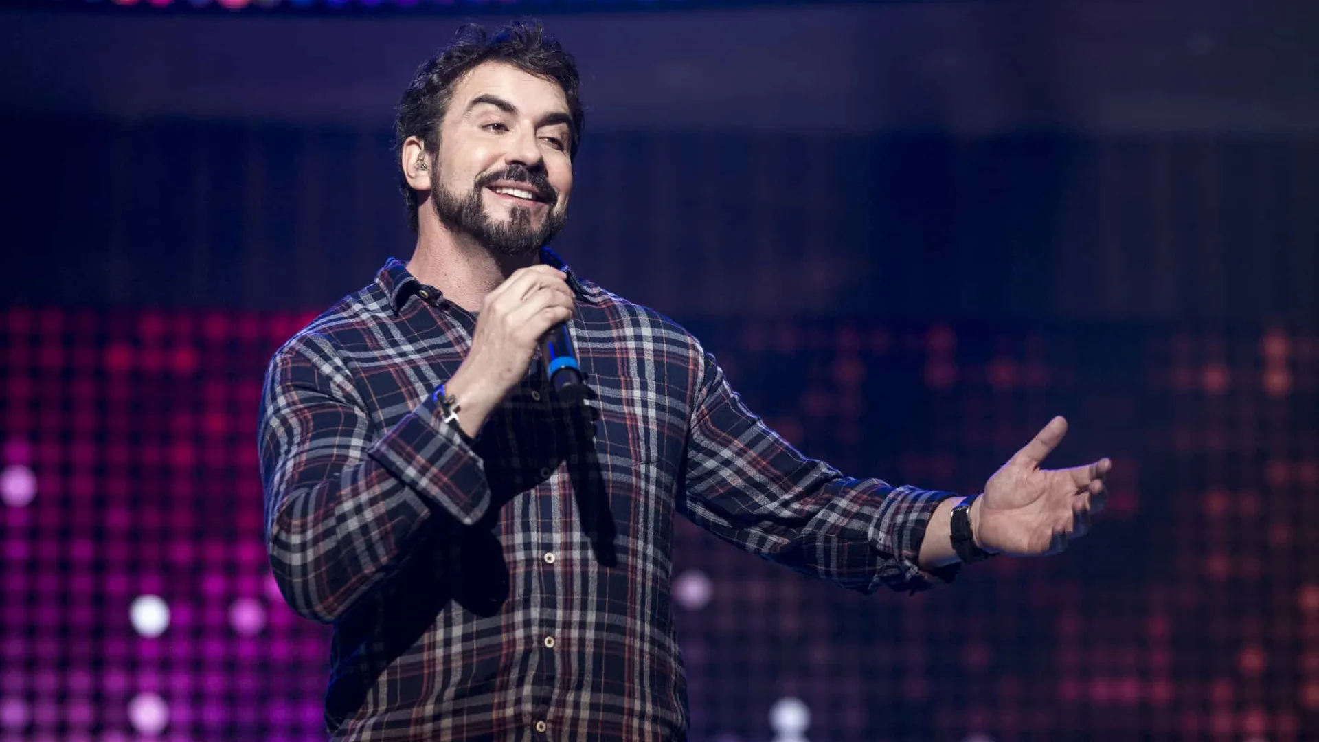 Padre Fábio de Melo grava DVD ao vivo em Recife após pausa por depressão - img