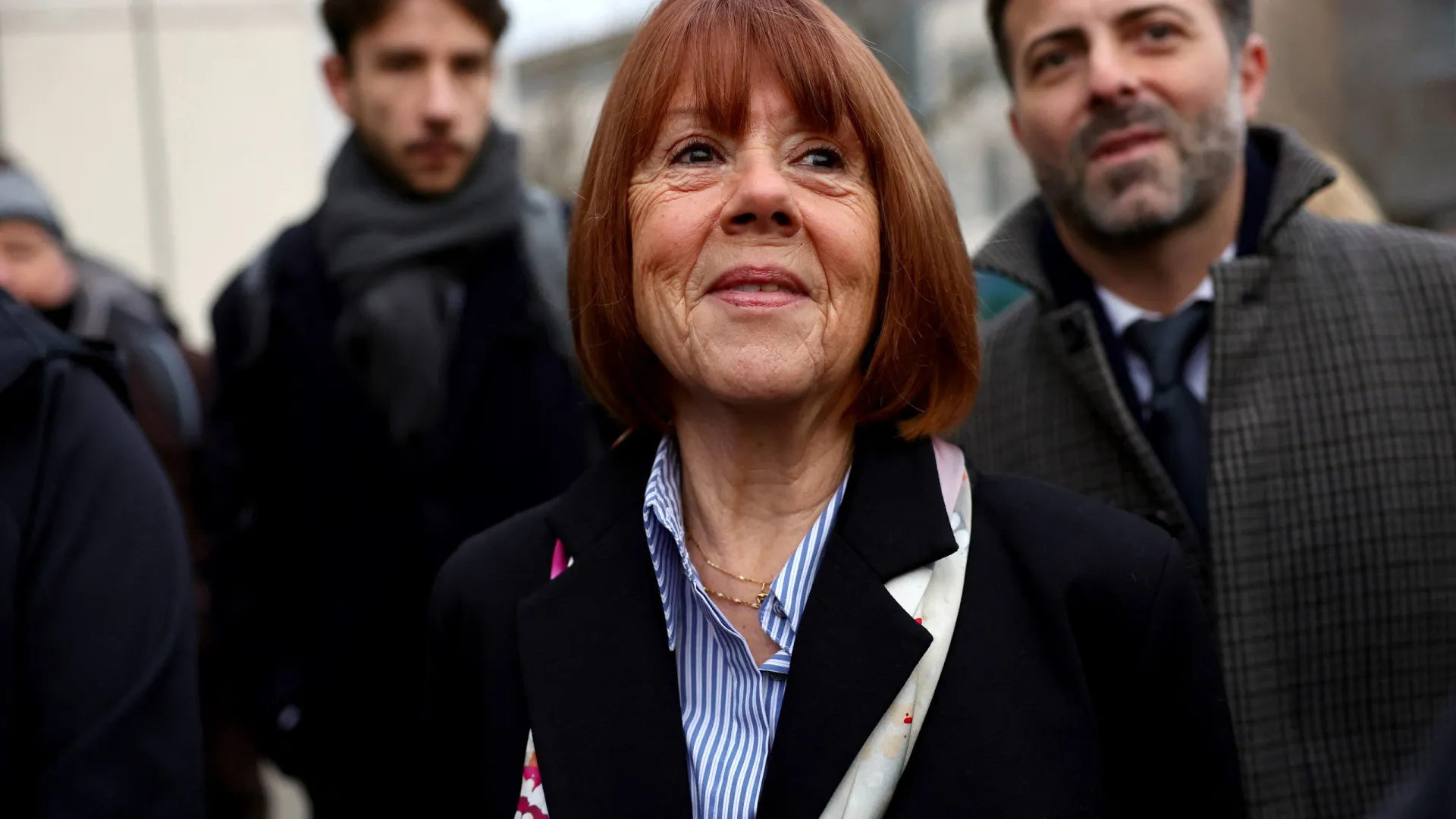Rainha Camilla envia carta de apoio a Gisèle Pelicot após caso de abuso - img
