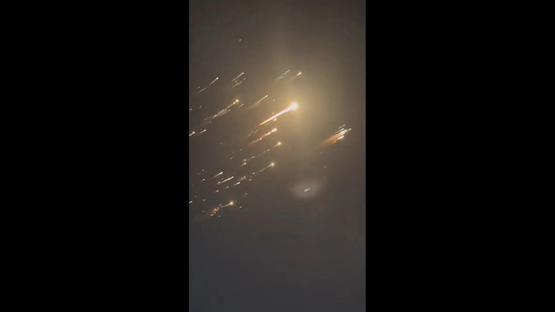Vídeos mostram explosão de foguete da SpaceX - img