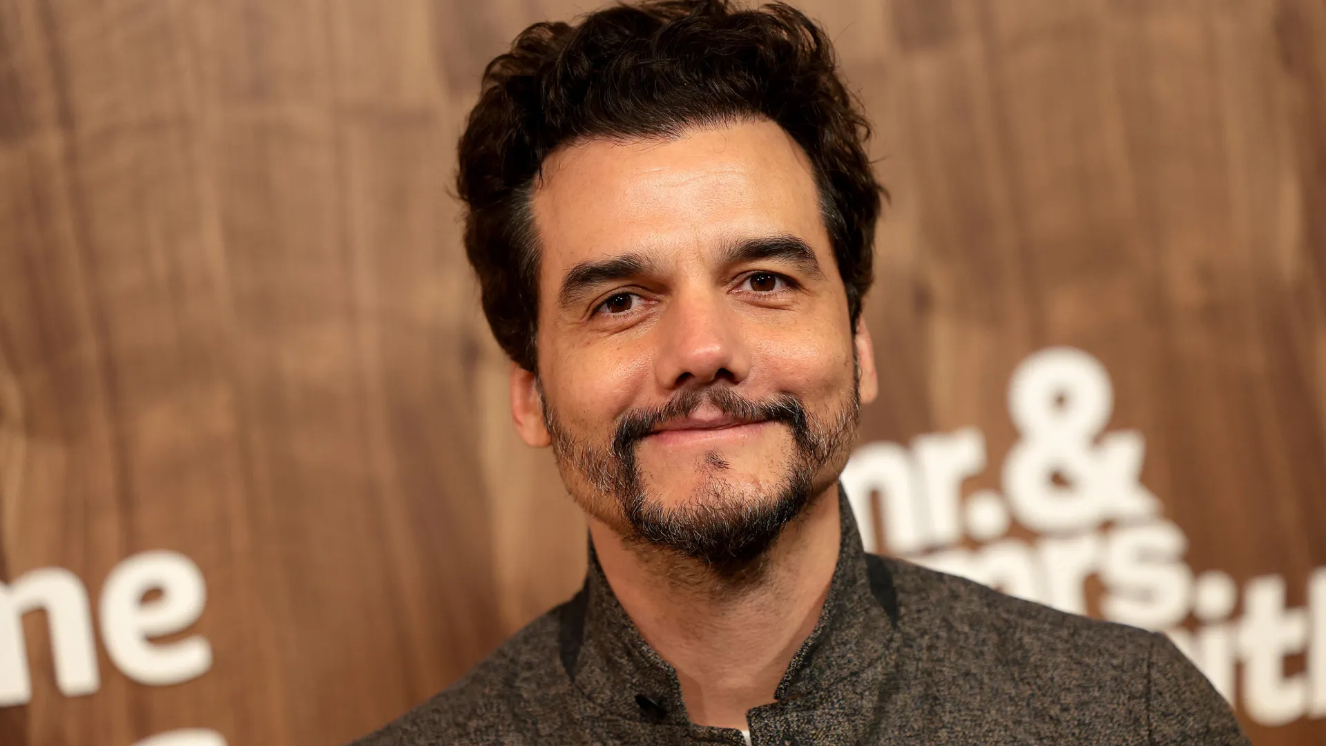 Wagner Moura finge ser agente antidrogas e rouba traficantes em nova série - img