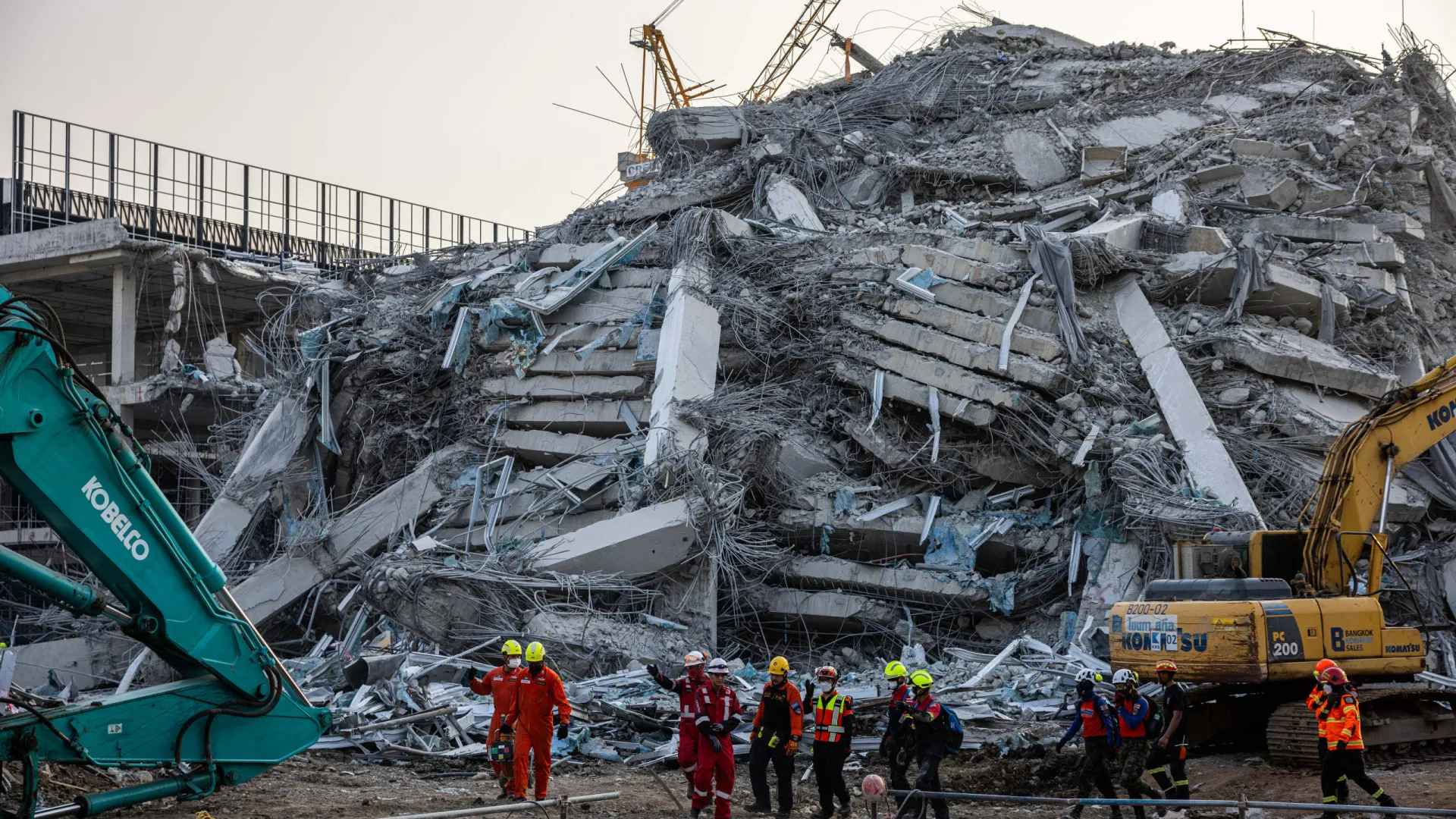 Astrólogo do TikTok é preso por prever novo 'forte terremoto' em Myanmar - img