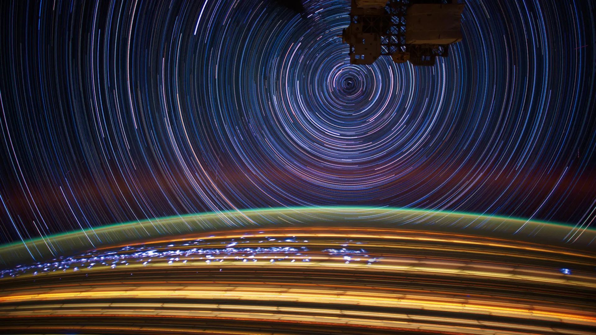 Astronauta de 70 anos está de volta; veja as melhores fotos do Espaço - img