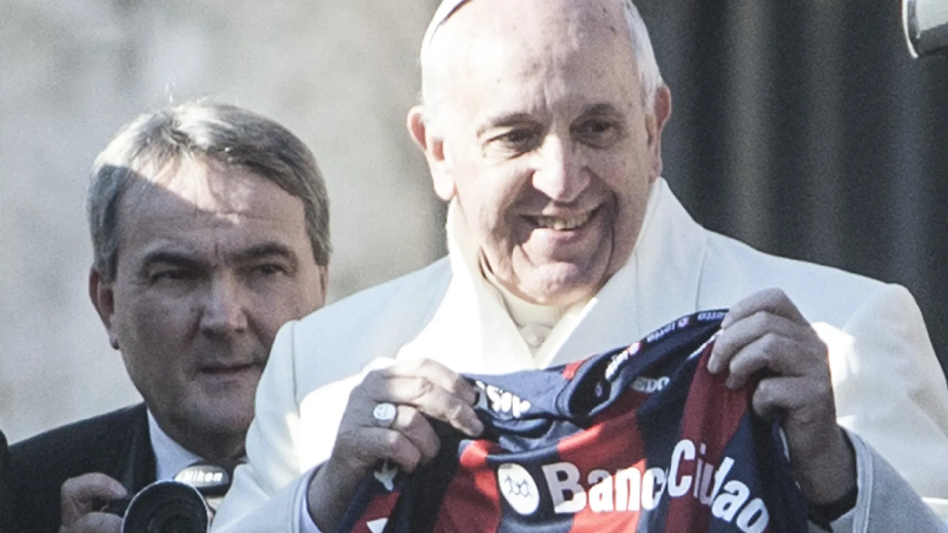 Clubes de futebol prestam homenagens ao Papa Francisco - img