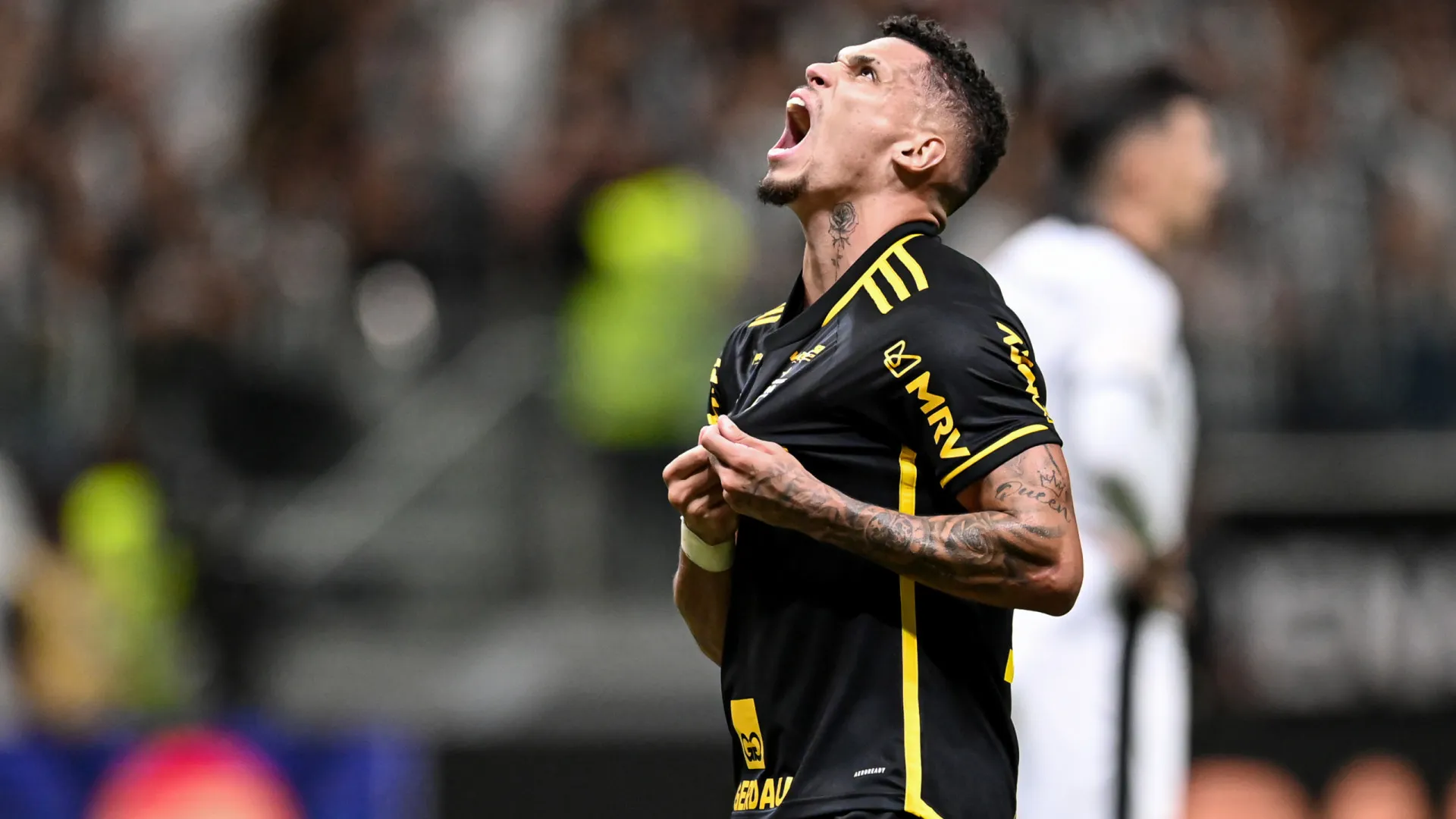 Compra de Paulinho por Palmeiras aparece quase R$ 50 milhões mais cara em balanço - img
