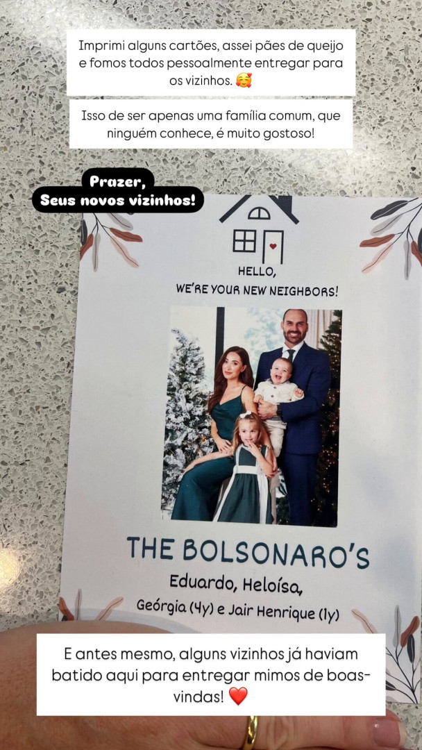 Esposa de Eduardo Bolsonaro apresenta família a "novos vizinhos" nos EUA - img