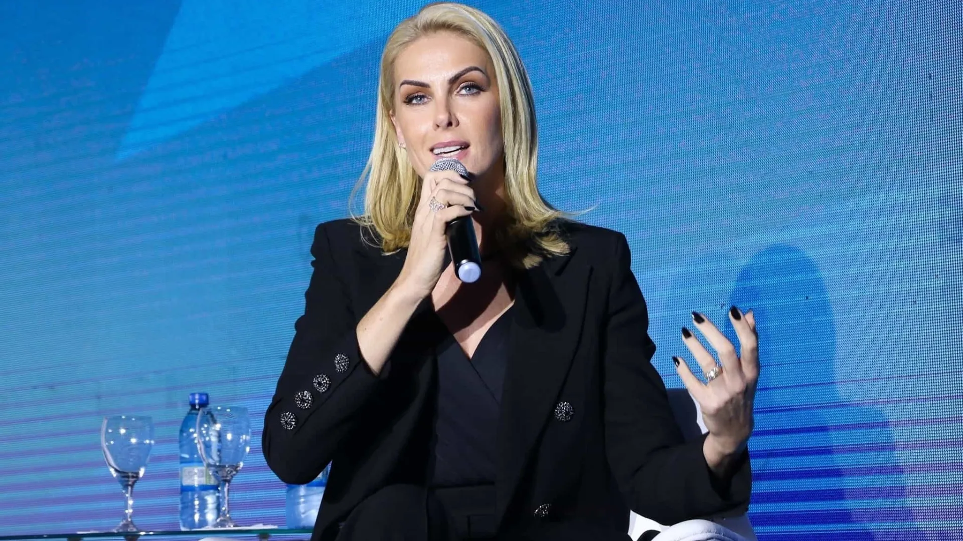 Justiça suspende cobrança de dívida milionária de Ana Hickmann com banco - img