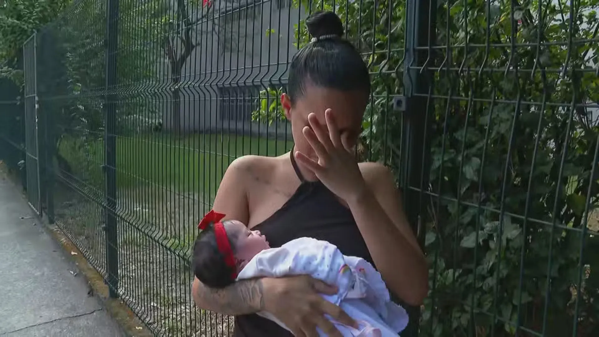 Mãe esperava gêmeos, mas dá à luz apenas um bebê e caso é investigado - img
