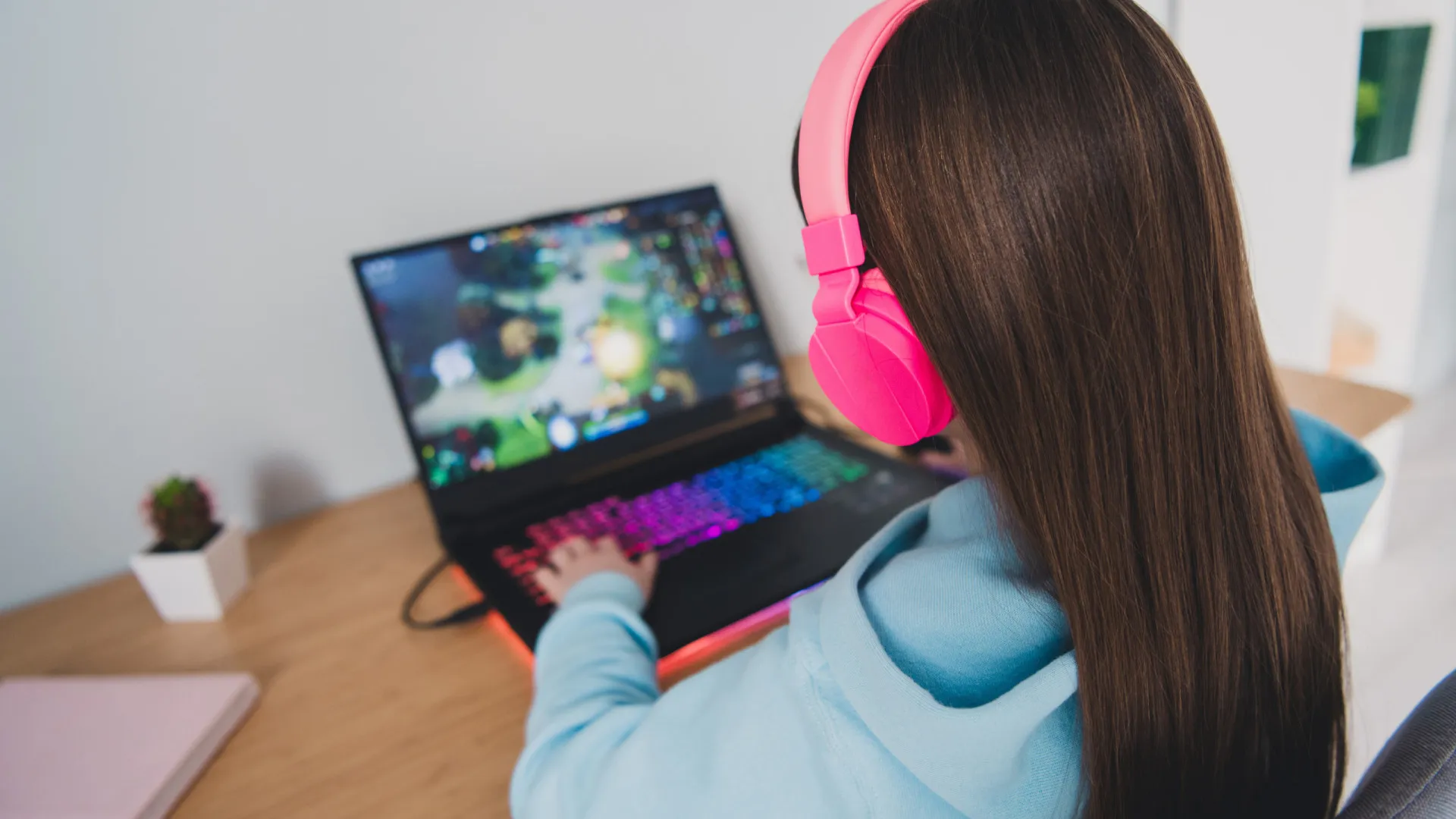 Menina de 10 anos é raptada após troca de mensagens em jogo online - img