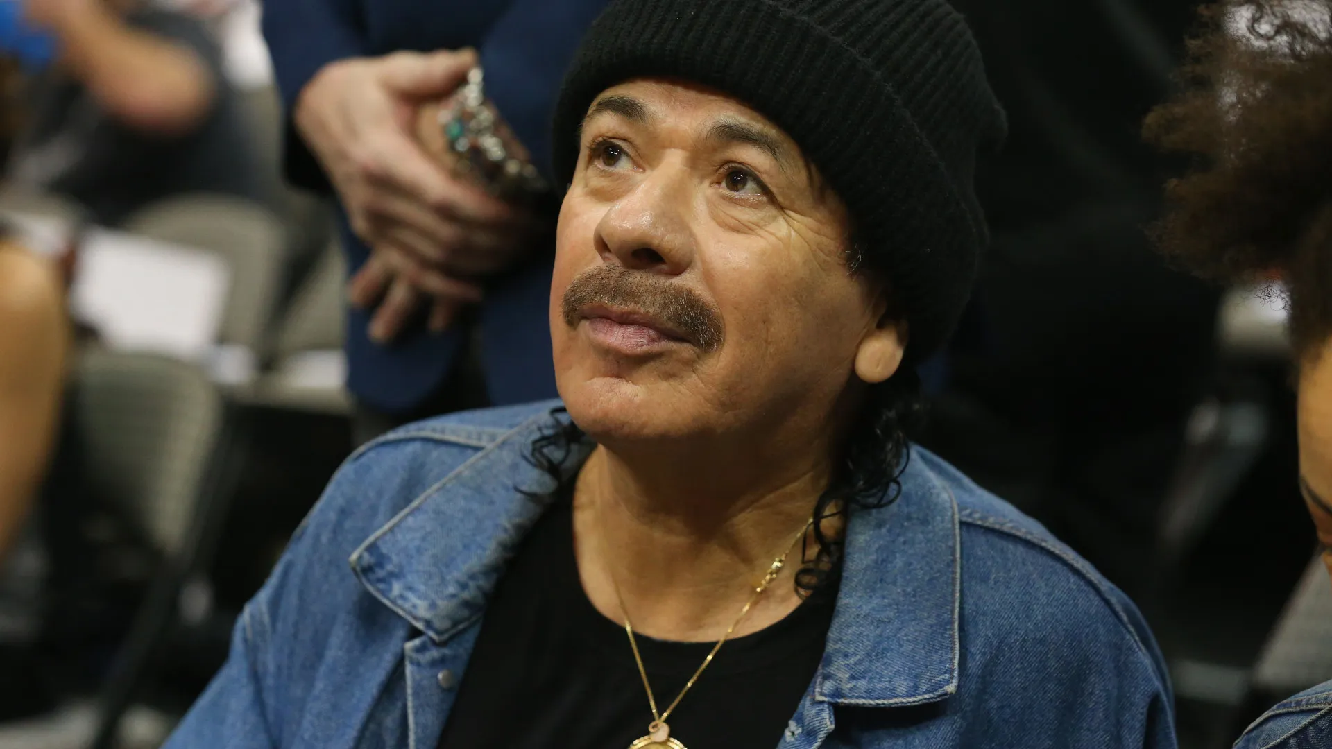Músico Carlos Santana é hospitalizado nos EUA após passar mal antes de show - img