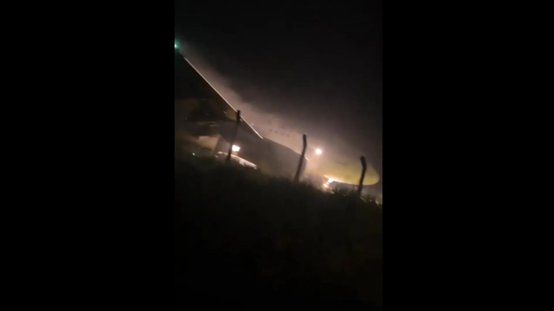 Passageiros entram em pânico após avião sair da pista em Chapecó; veja - img