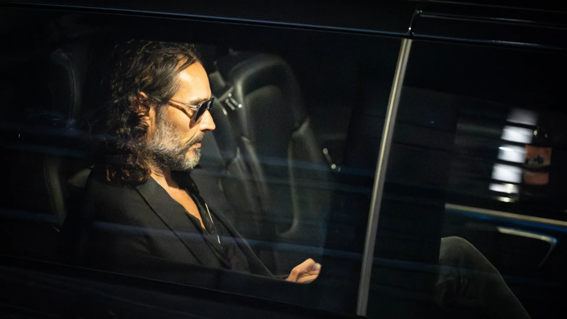 Russell Brand se defende de acusações - img