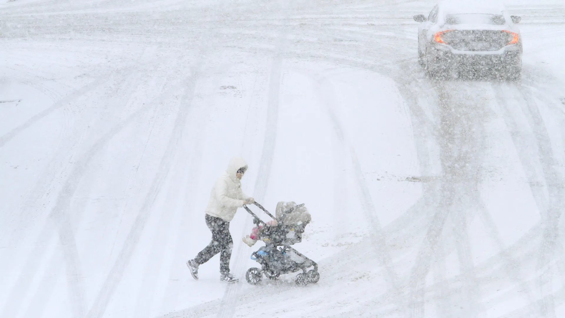 Toronto amanhece coberta por neve intensa; veja as imagens - img