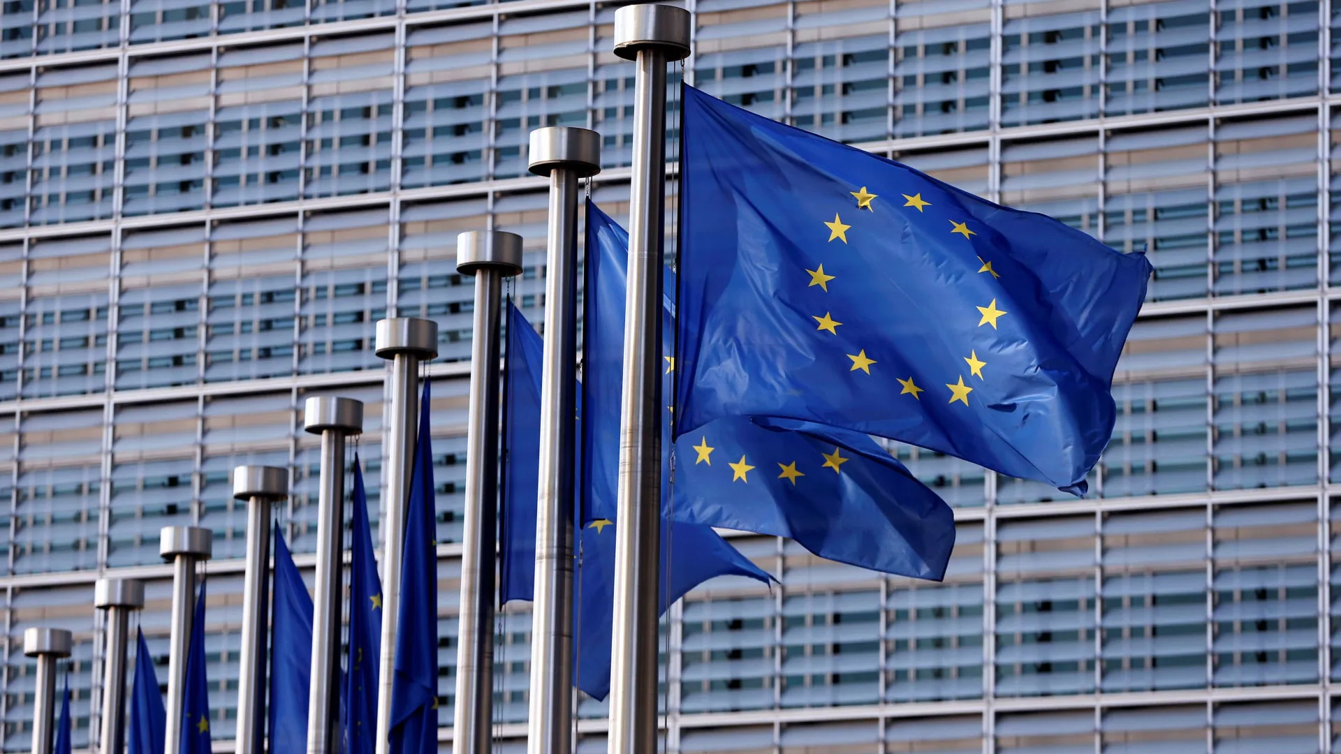 UE avisa que retaliará EUA se não houver "soluções mutuamente aceitáveis" - img