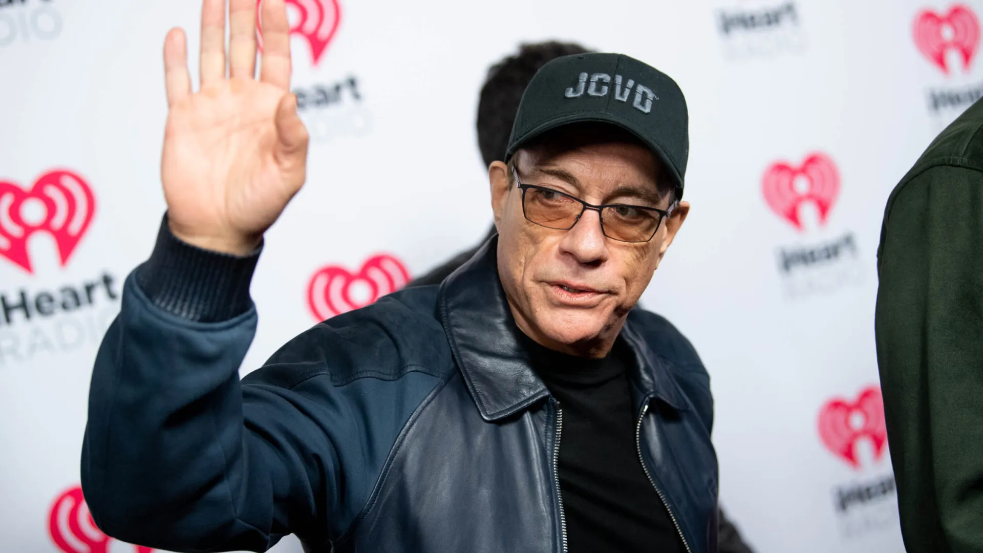 Van Damme é acusado de fazer sexo com vítimas de tráfico sexual - img