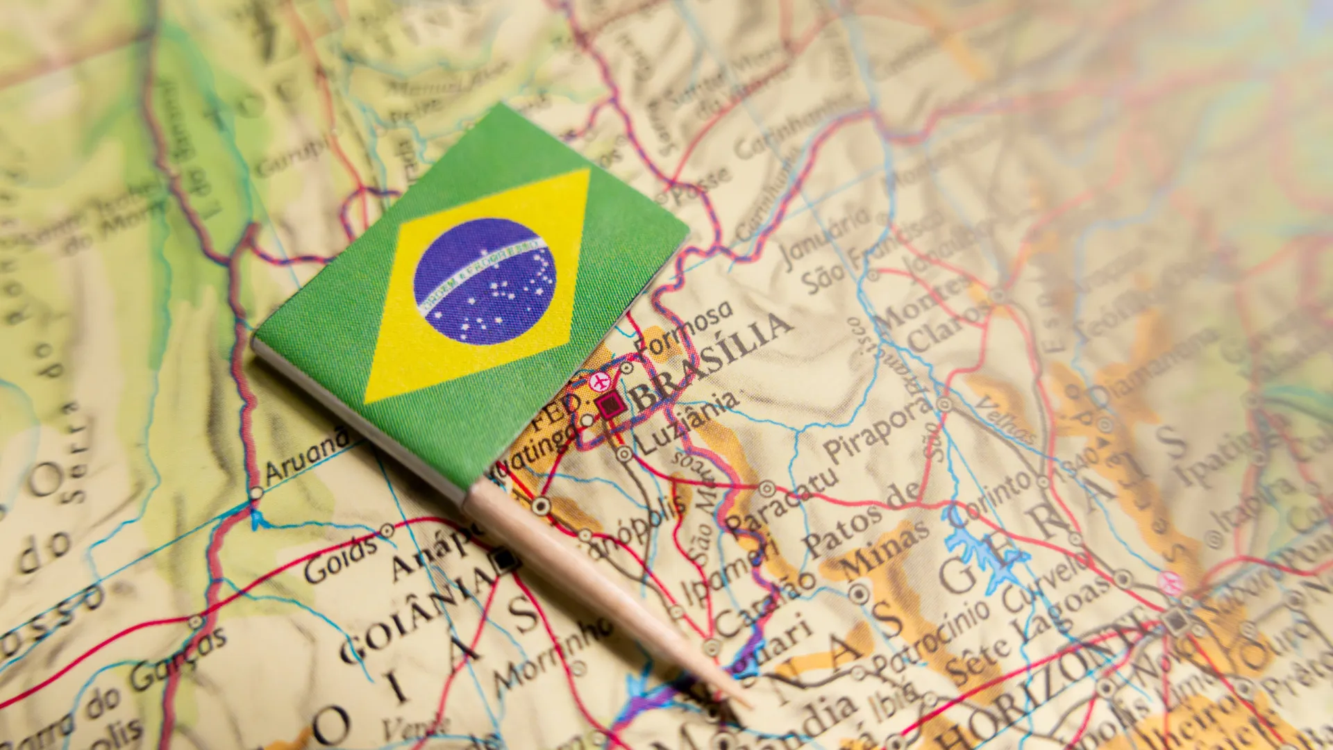 Orgulho de ser brasileiro cai, e sentimento de pessimismo segue em alta, aponta Datafolha - img