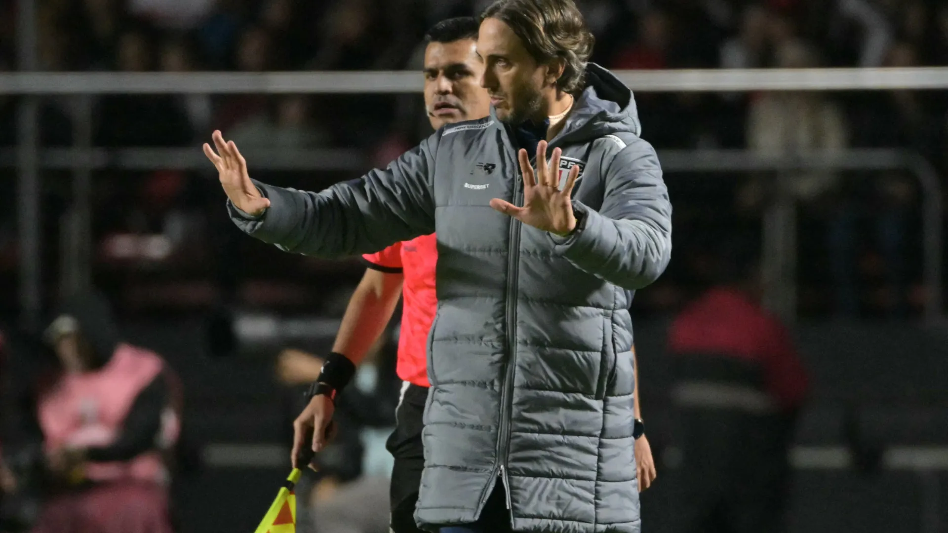 Zubeldía perde apoio, mas só tragédia derruba técnico na quarta - img