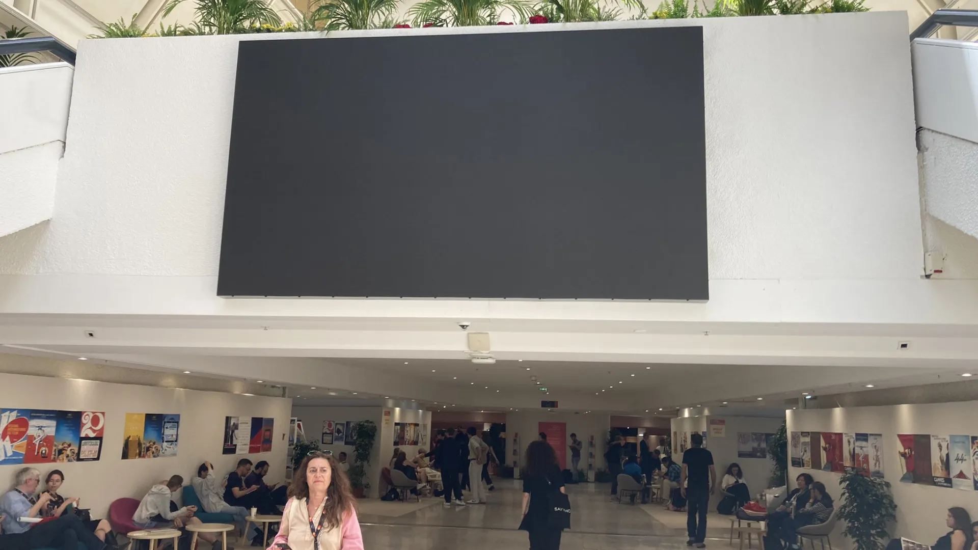 Apagão atinge Cannes e interrompe exibições no Festival de Cinema - img