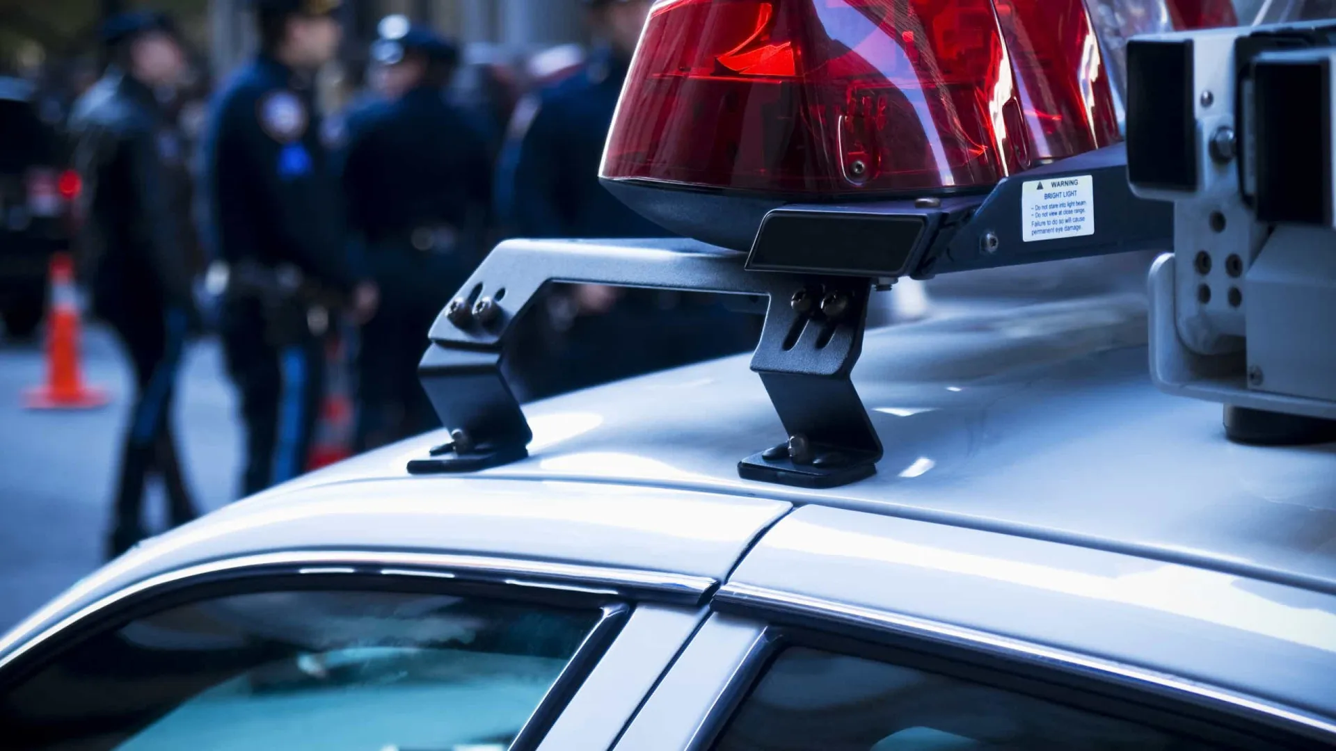 Criança liga para a polícia e mãe é presa por crime cruel no Texas - img